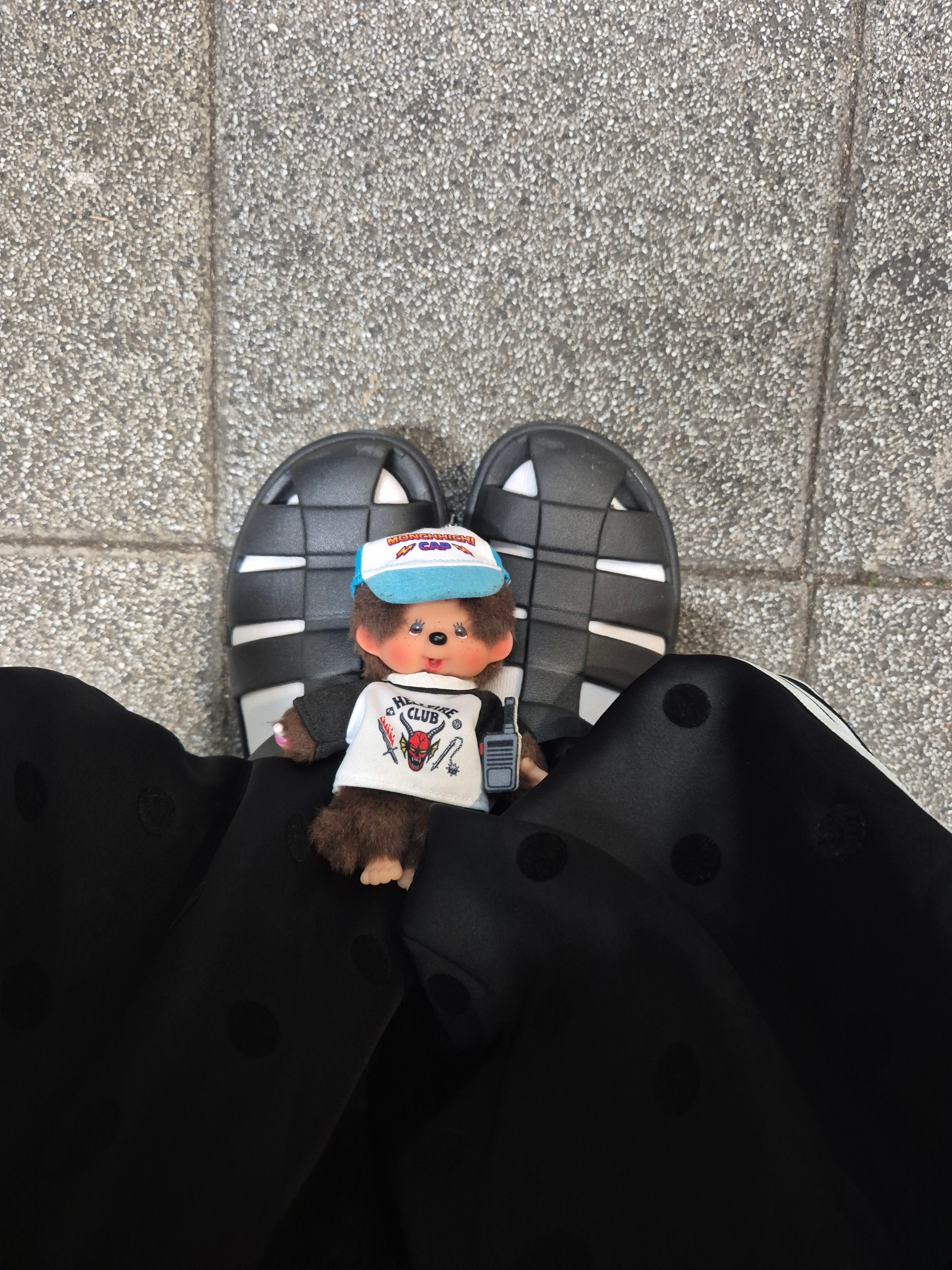 Monchhichi x Strange Things Key Chain Hellfire Club 착용 스타일
