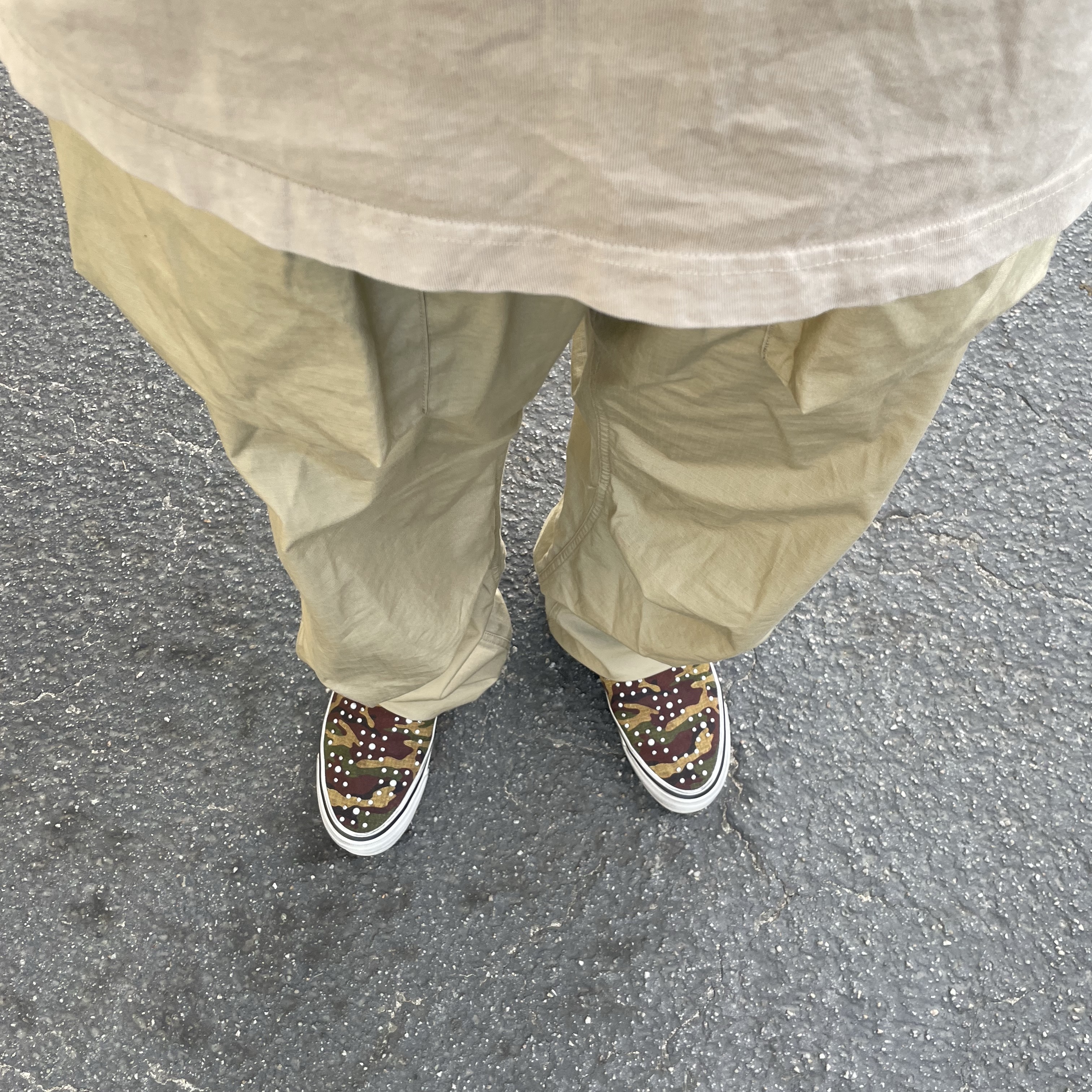 Vans LX Classic Slip-On 98 Pearlized Camo Black 착용 스타일
