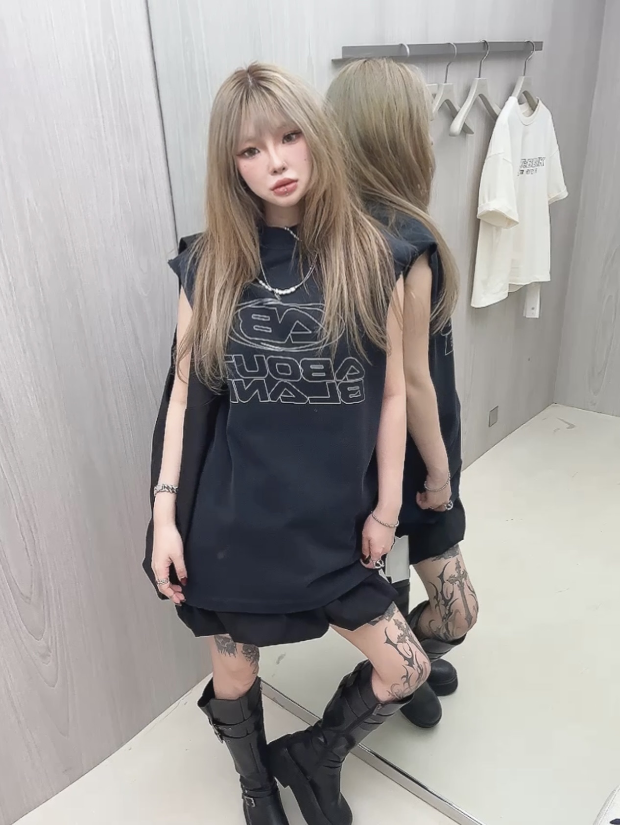 [KREAM 단독] About:Blank Tote Bag Black - 26FW, [KREAM 단독] About:Blank AB Sport Sleeveless T-Shirt Washed Black - 26SS 착용 스타일