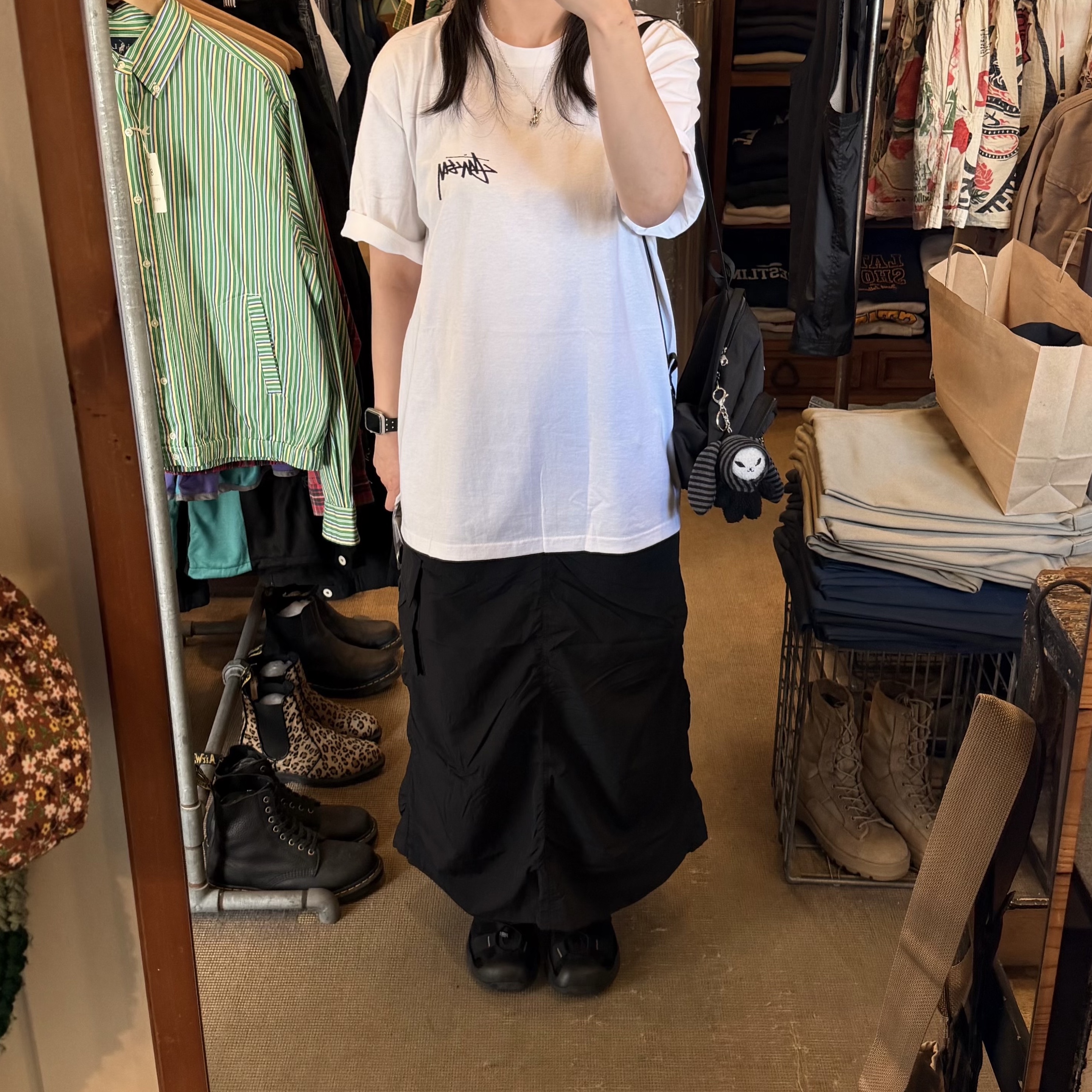 Stussy Kittens T-Shirt White, New Balance 4205 Cove v2 Black 착용 스타일 - 2