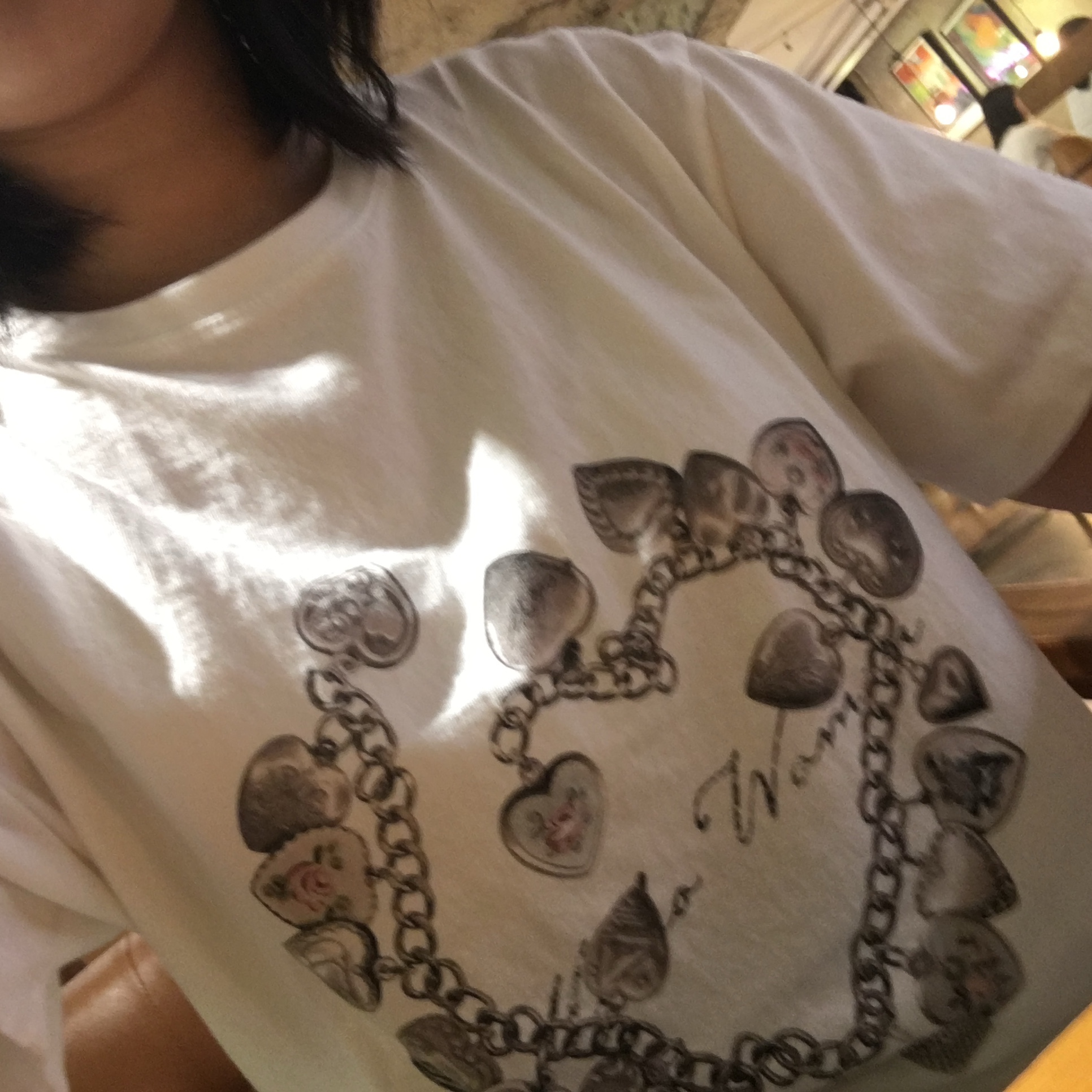MILLO WOMEN Vintage Pendant T-Shirts Ivory 착용 스타일 - 1