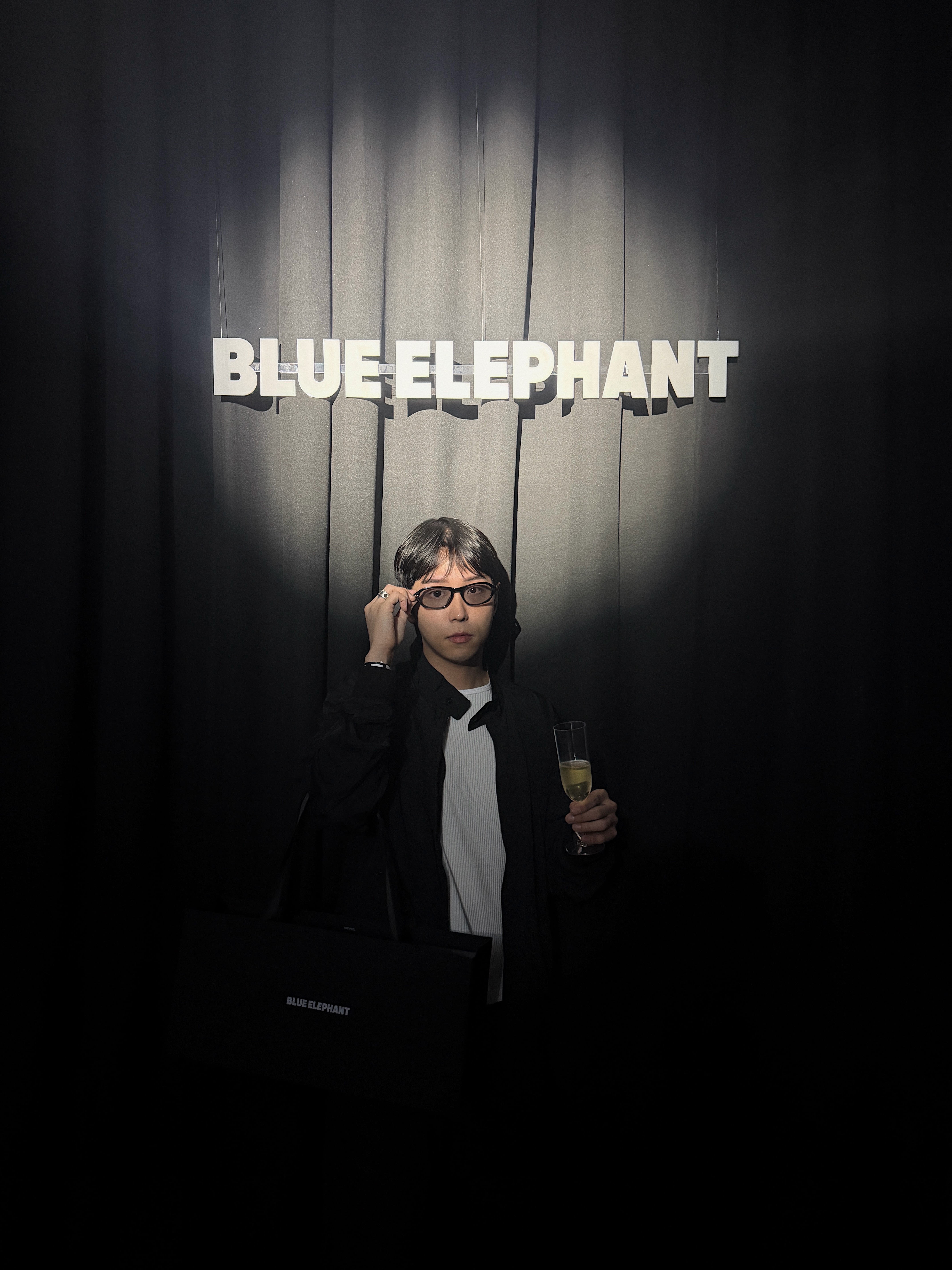 BLUE ELEPHANT Recreo-S Black, BLUE ELEPHANT Alexis Silver 착용 스타일 - 1