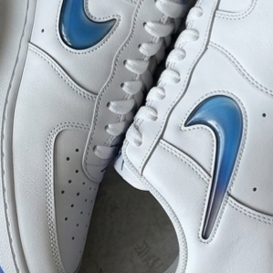 Nike Air Force 1 Low Color of The Month White Hyper Royal 착용 스타일