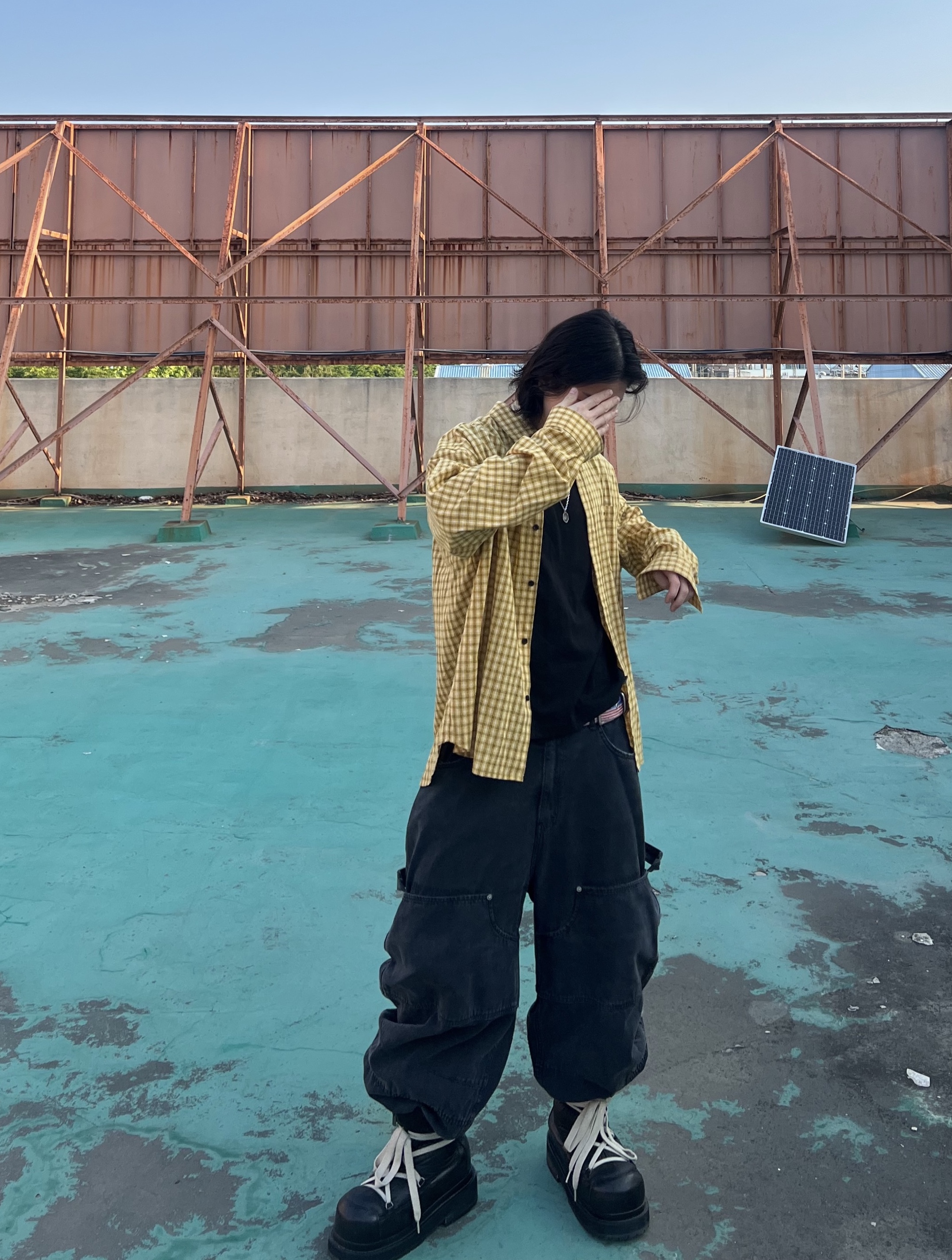 Nonnod Double knee cover pants Vintage black 착용 스타일 - 3