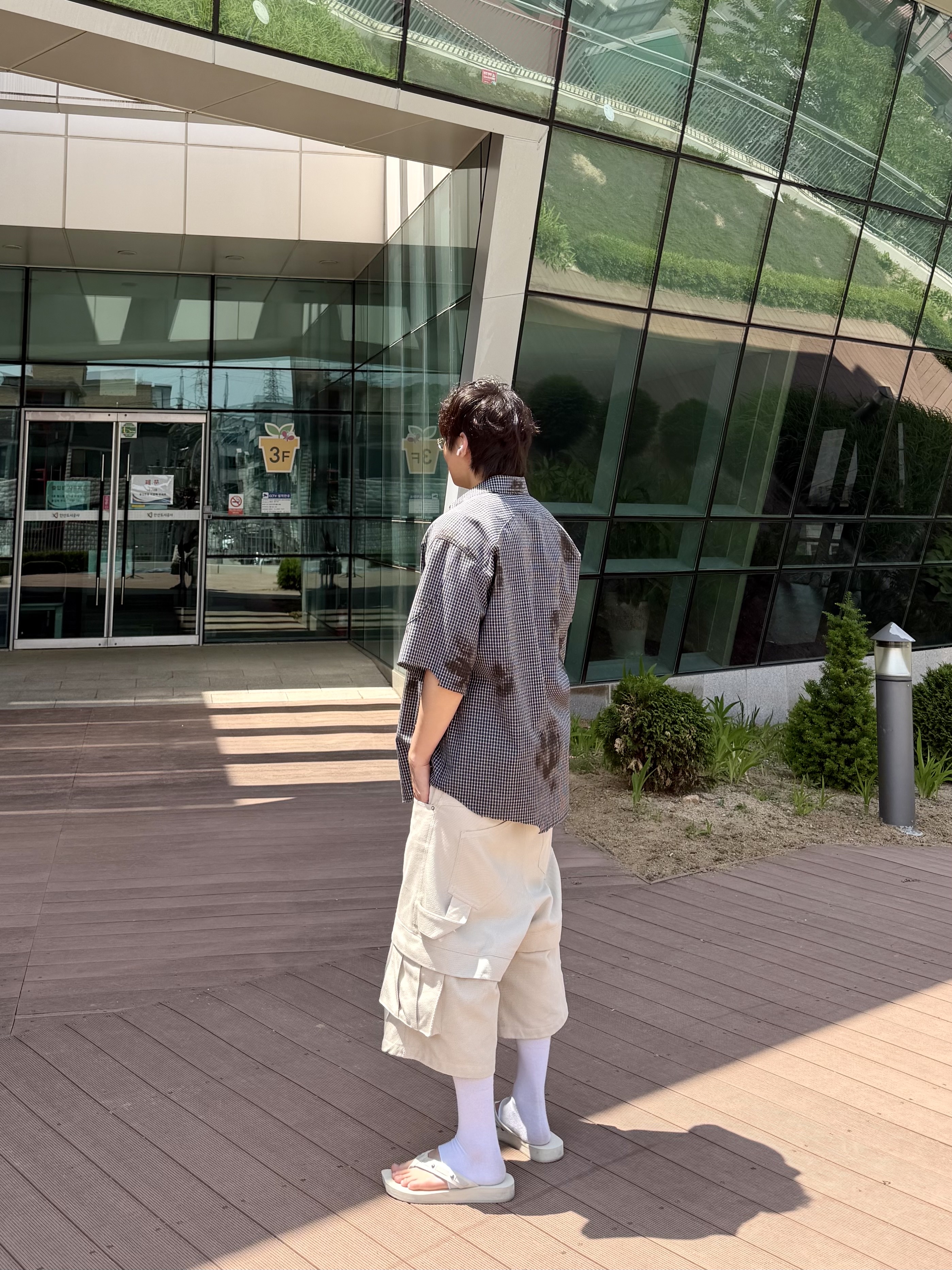 Kamien Titan Bermuda Pants Beige 착용 스타일 - 2