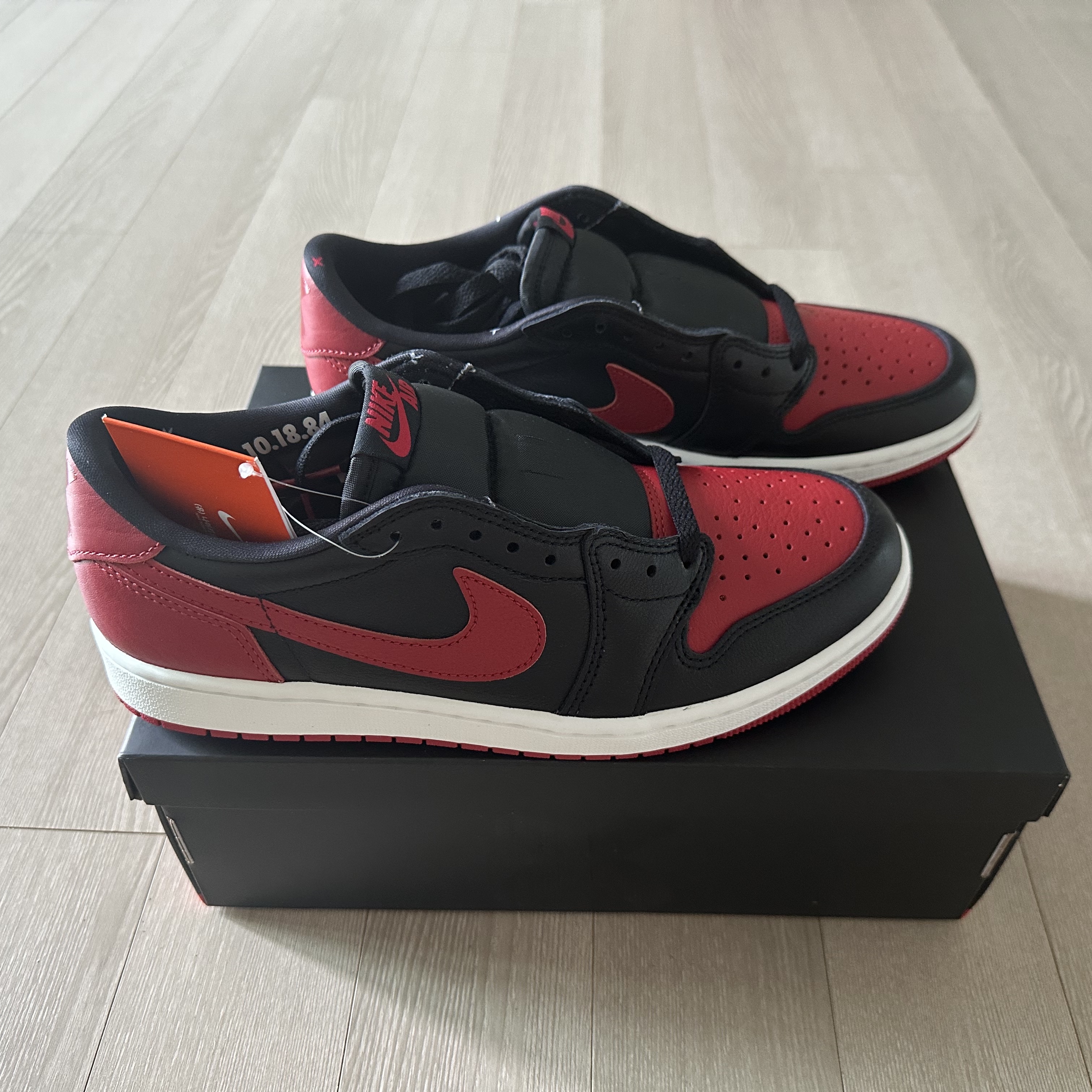 Jordan 1 Retro Low OG Banned 2026 착용 스타일 - 3