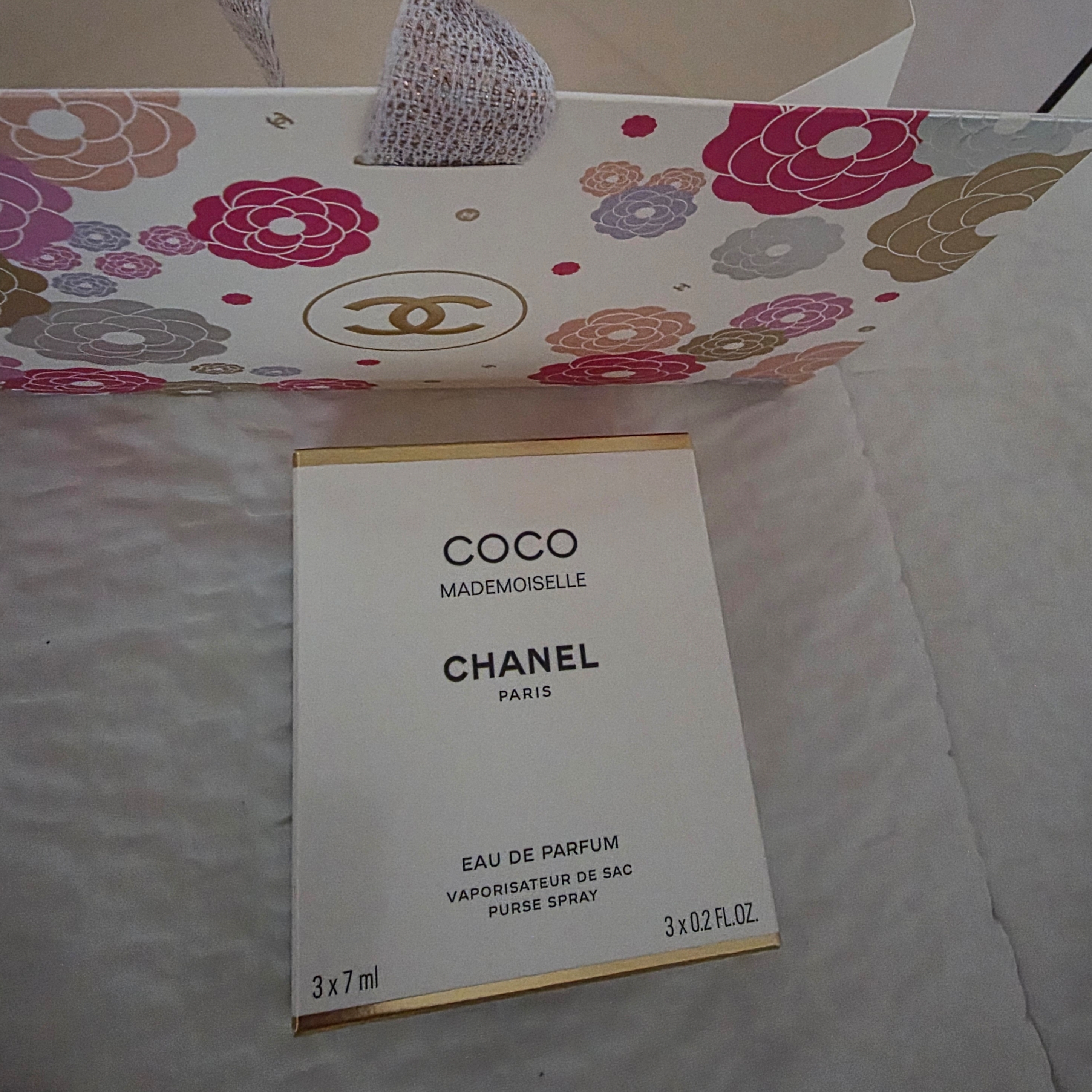 Chanel Coco Mademoiselle Eau De Parfum Refillable Purse Spray 3 x 7ml 착용 스타일
