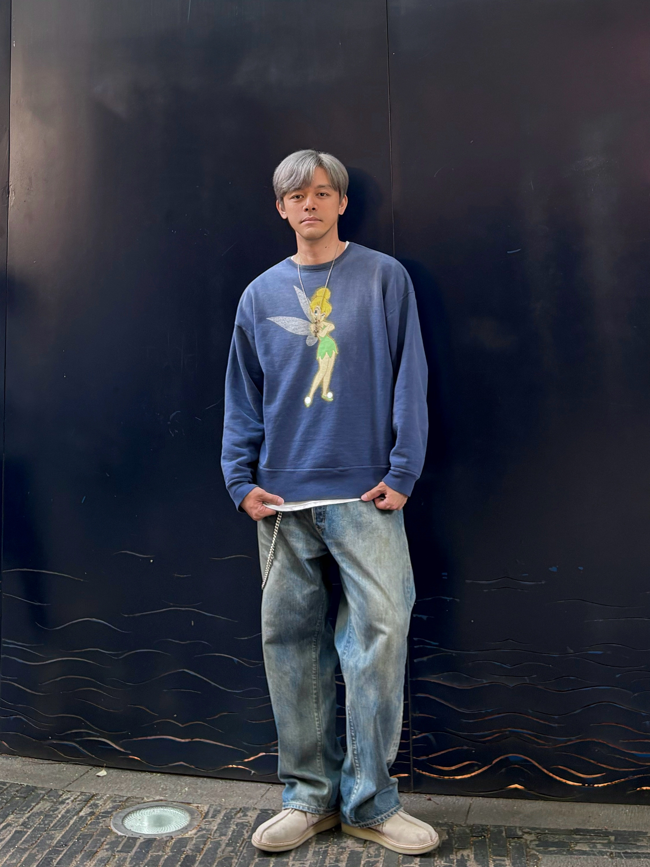 Saint Mxxxxxx x Disney Crewneck Sweat Tinker Bell Navy - 26SS, A.Presse No.37 Washed Wide Denim Pants Indigo - 26SS 착용 스타일 - 3