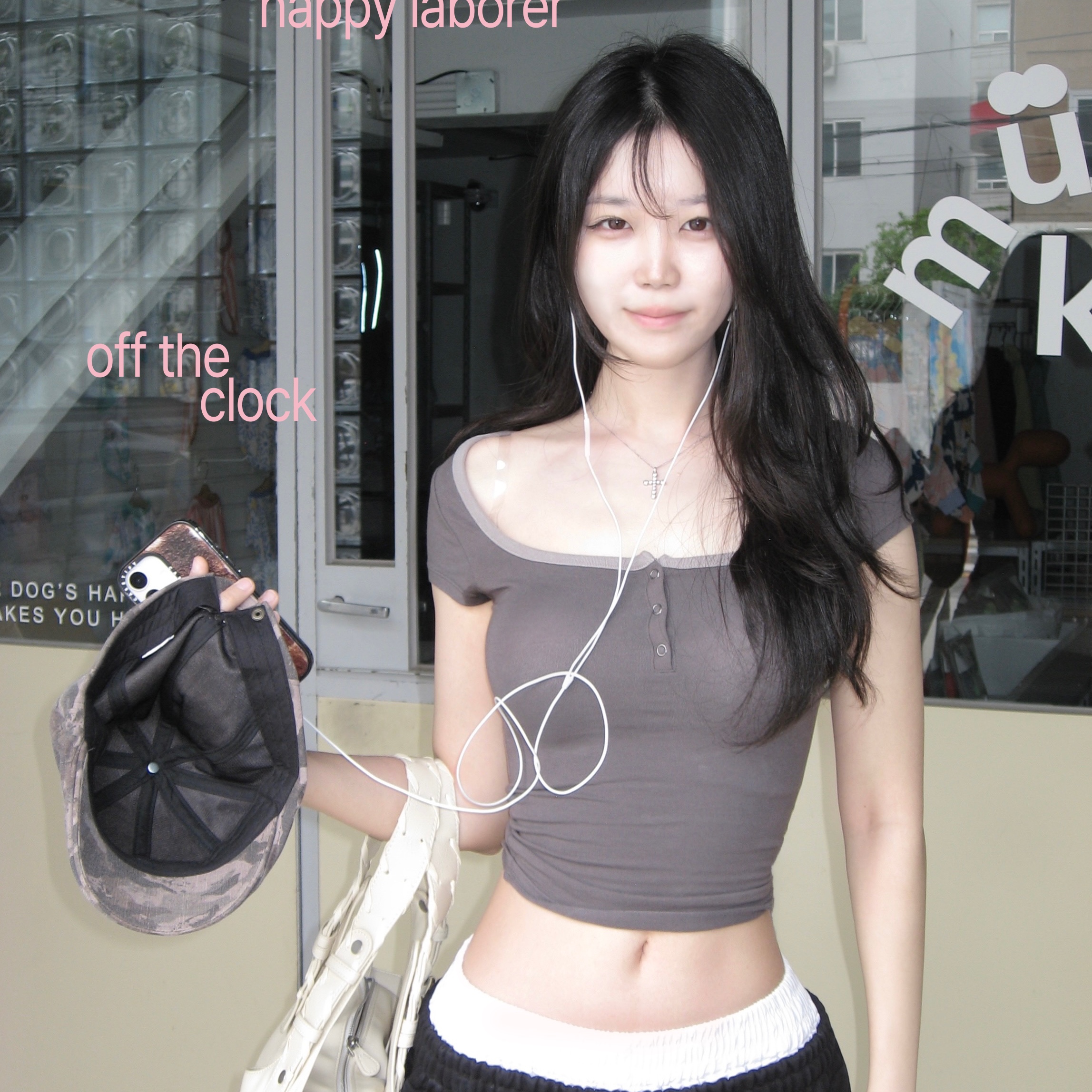 NUMBERING #3729 Round Brilliant Gradient Cross Necklace White 착용 스타일 - 1