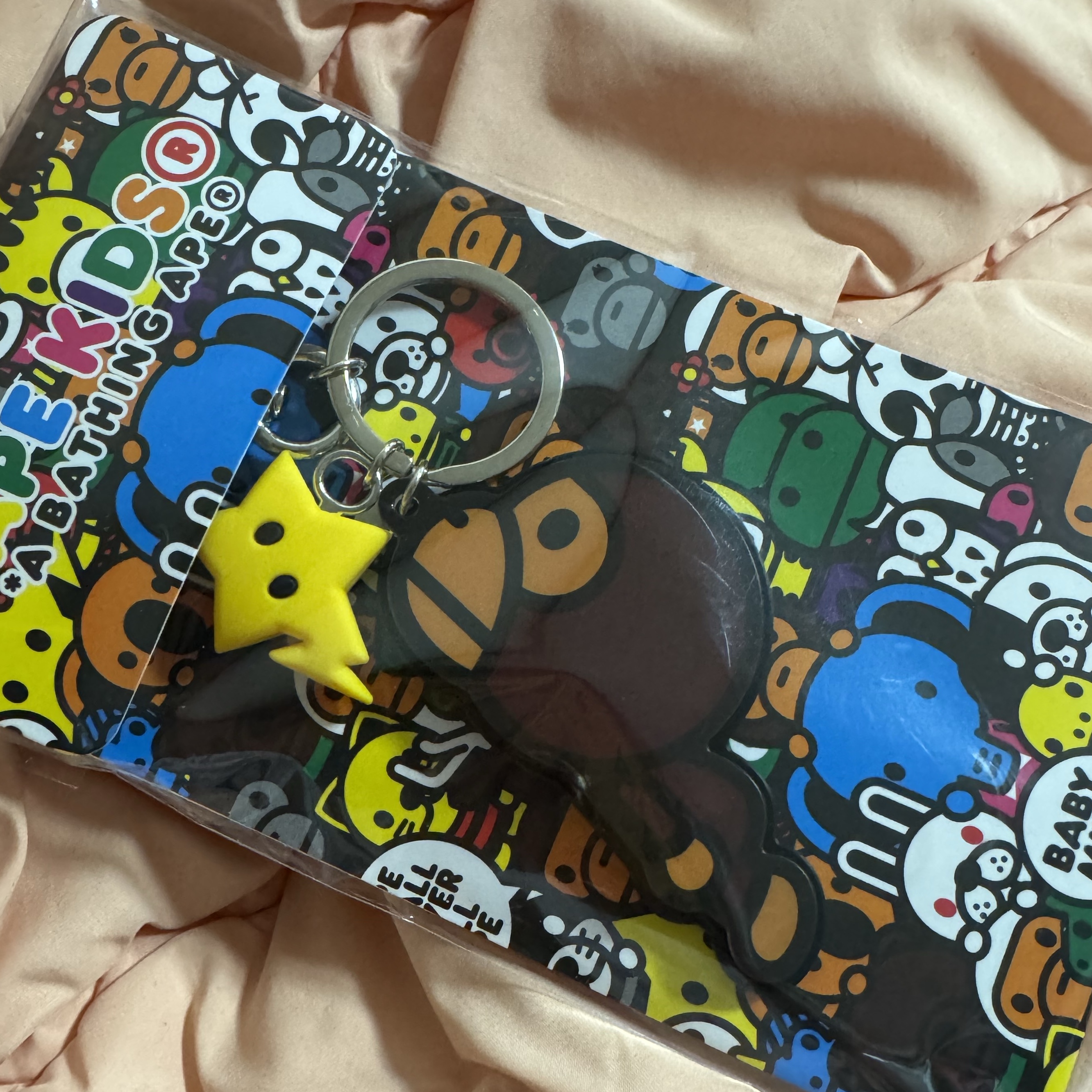 BAPE Baby Milo Acrylic Keychain Brown 착용 스타일