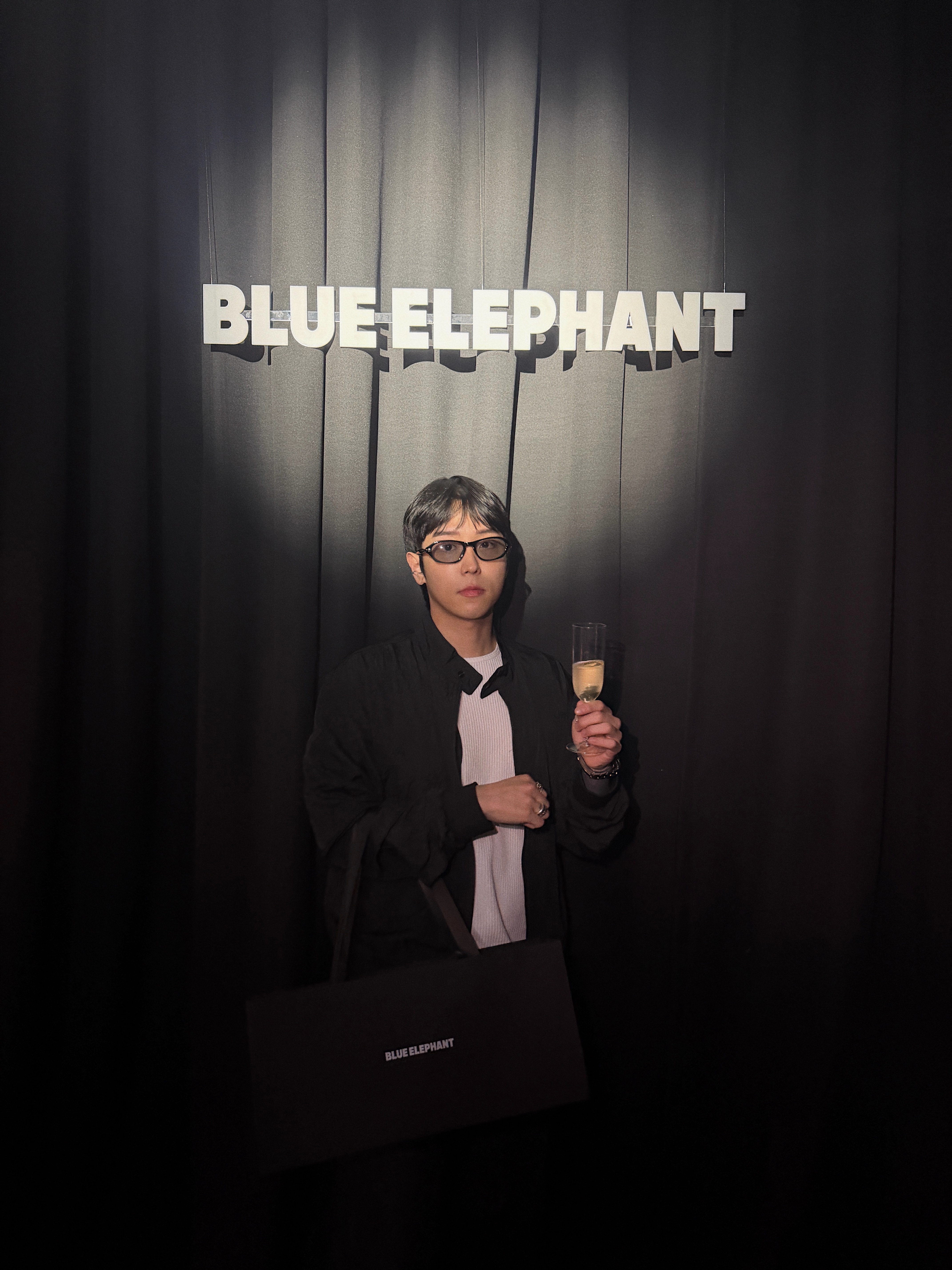 BLUE ELEPHANT Recreo-S Black, BLUE ELEPHANT Alexis Silver 착용 스타일 - 2