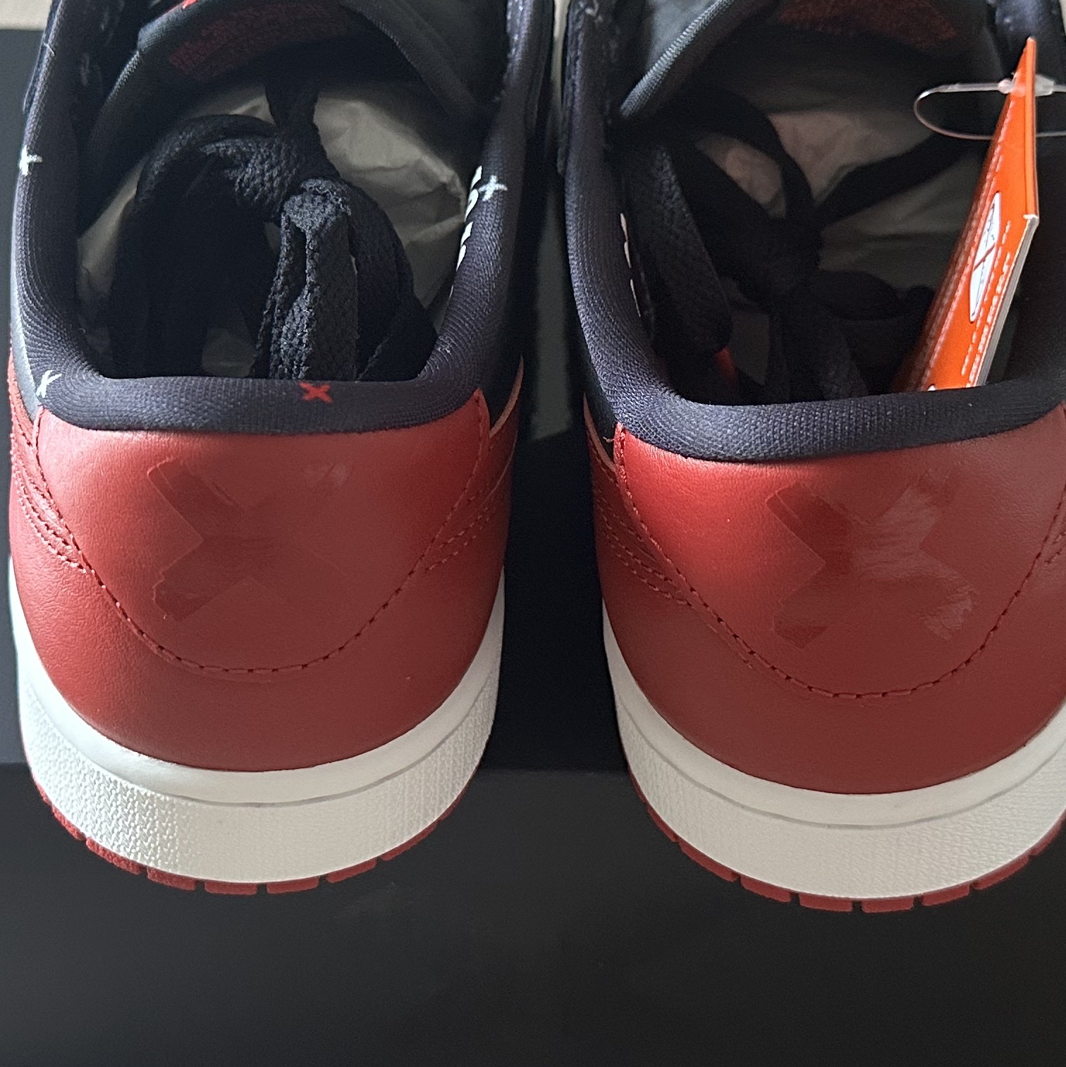 Jordan 1 Retro Low OG Banned 2026 착용 스타일 - 4
