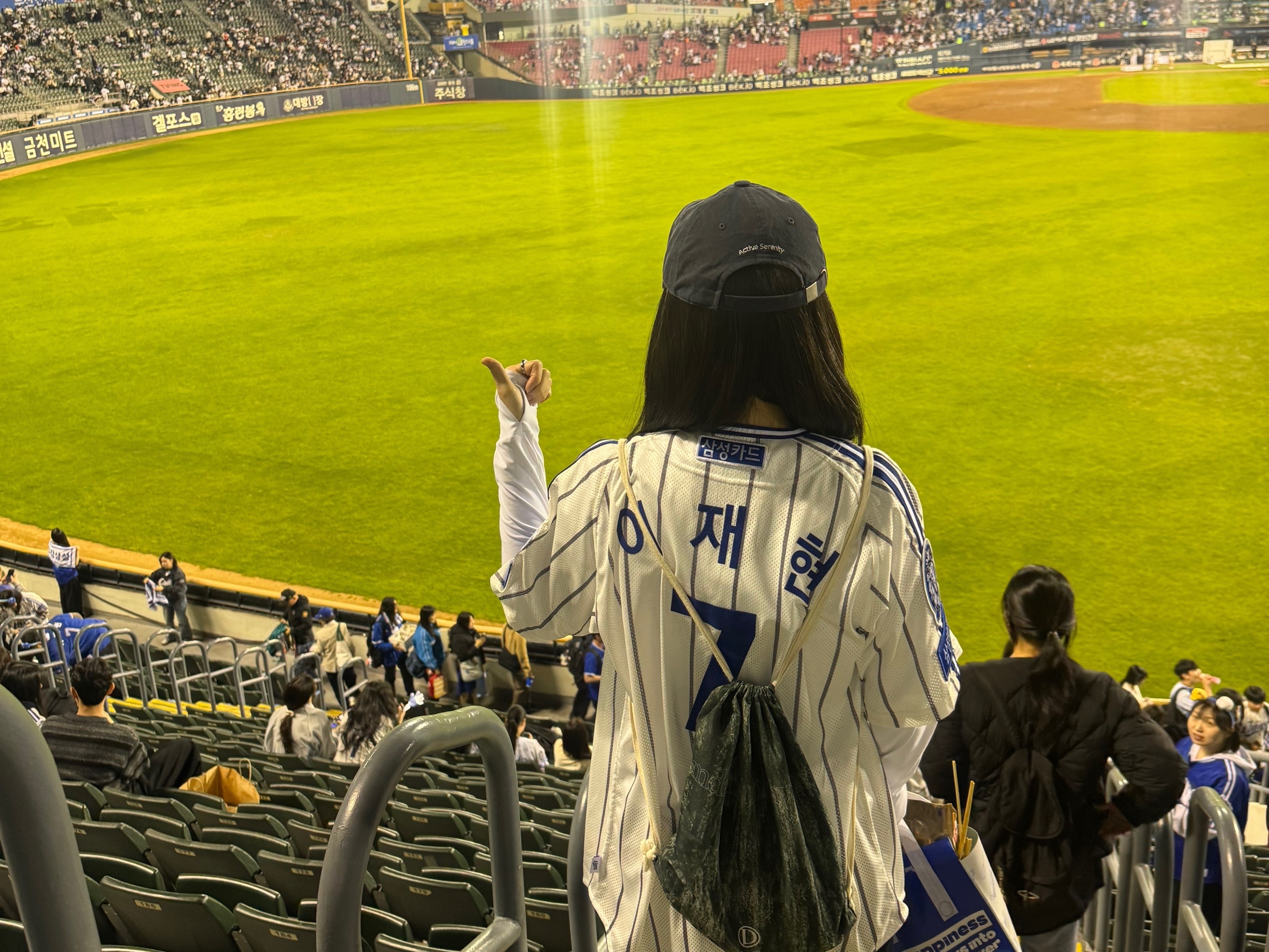 Samsung Lions 2025 Professional 02 Old Home Uniform White (Non Marking Ver.) 착용 스타일 - 2