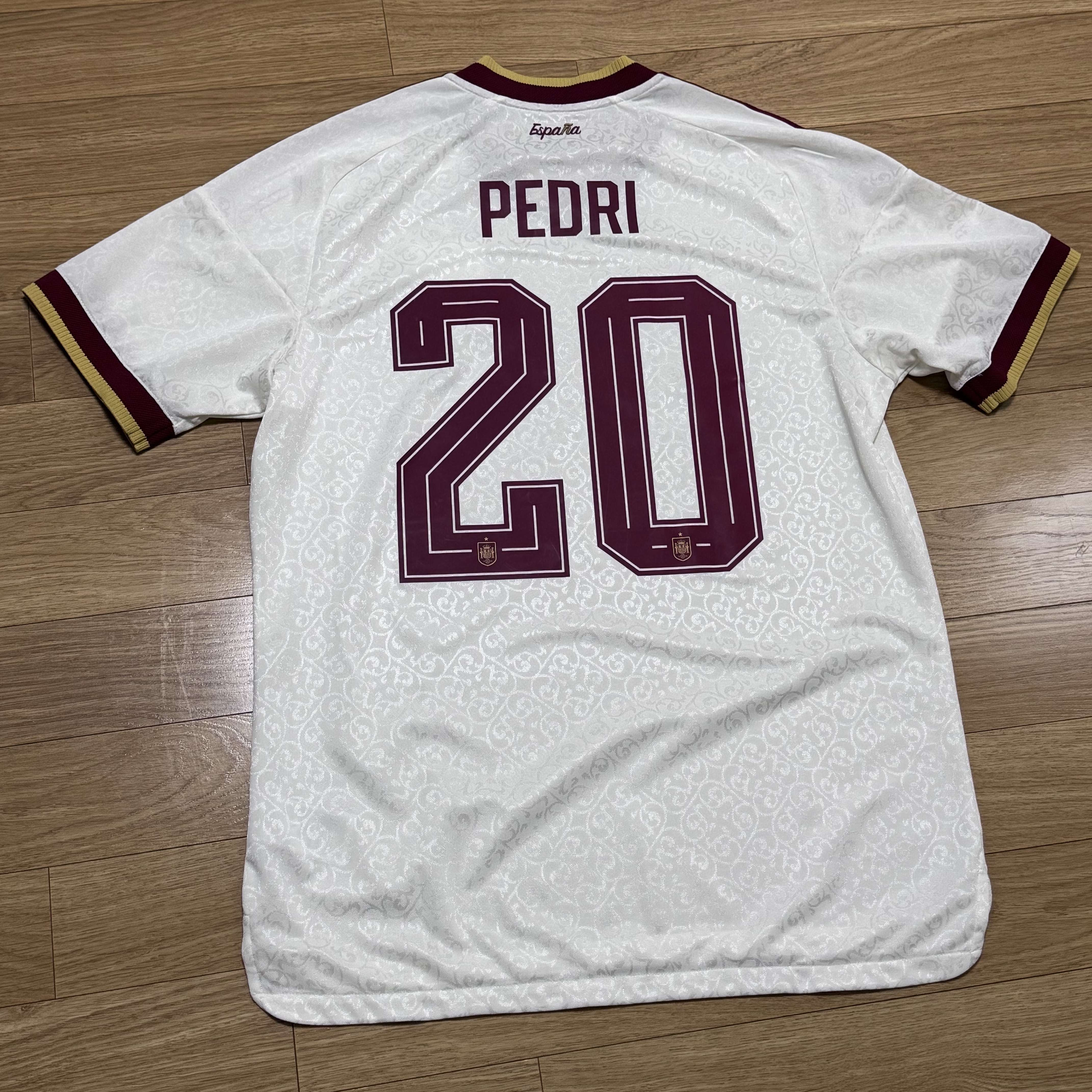 Adidas Spain 2026 Away Authentic Jersey Off White - KR Sizing (Non Marking Ver.) 착용 스타일