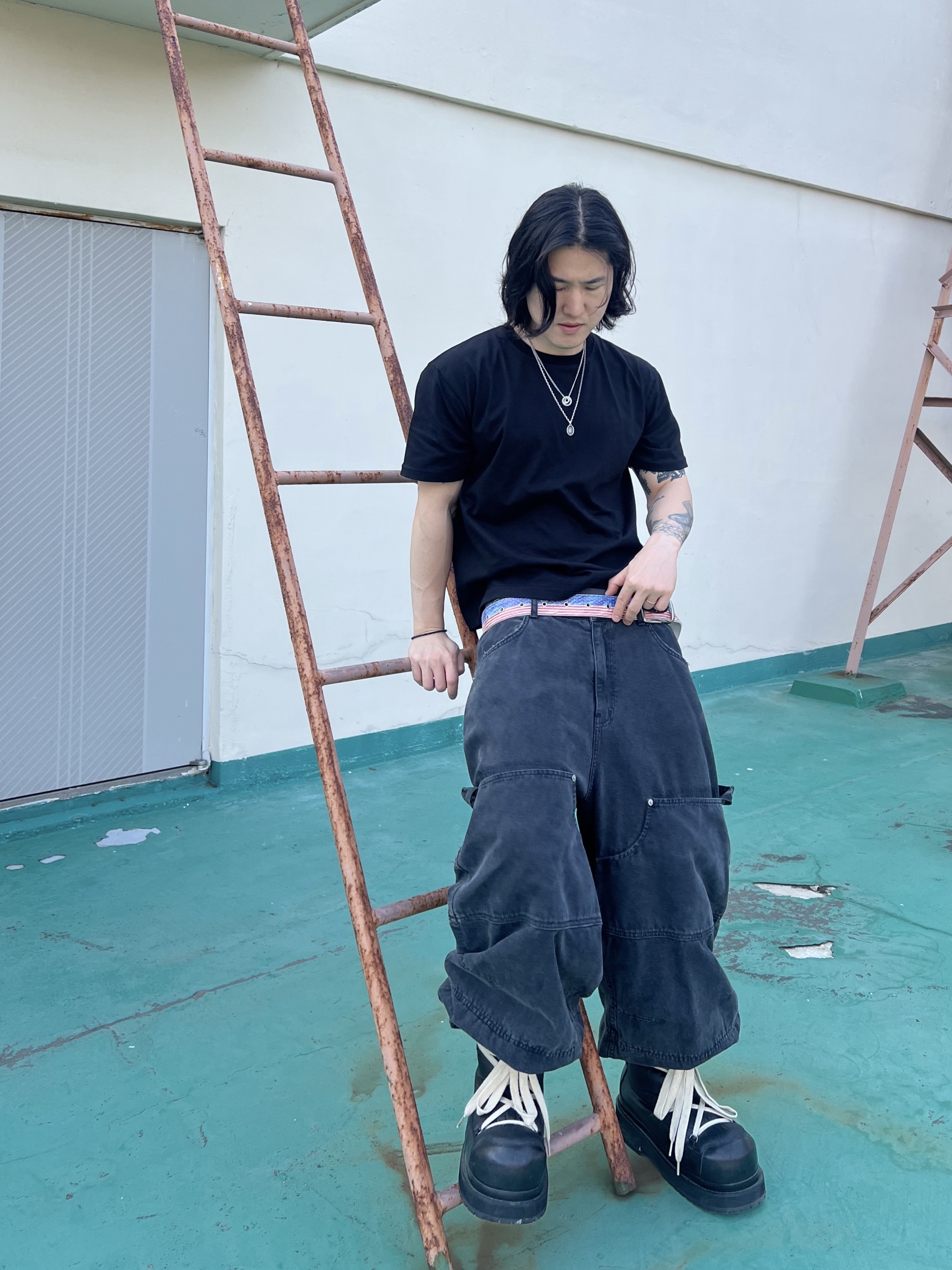 Nonnod Double knee cover pants Vintage black 착용 스타일 - 1