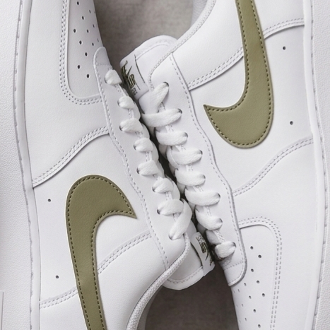 Nike Air Force 1 '07 White Light Army 착용 스타일