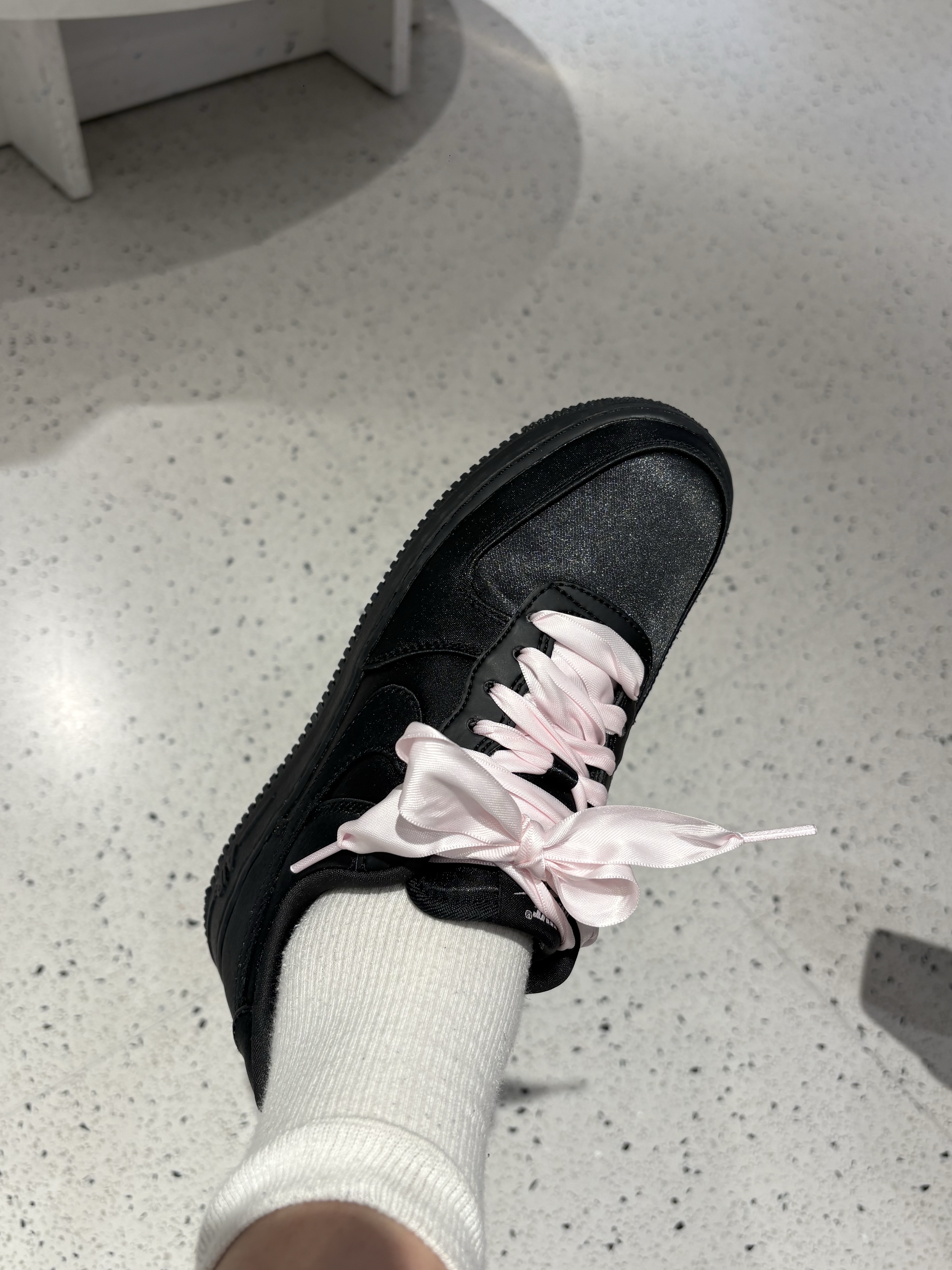(W) Nike Air Force 1 '07 LV8 Black Pink Ice 착용 스타일