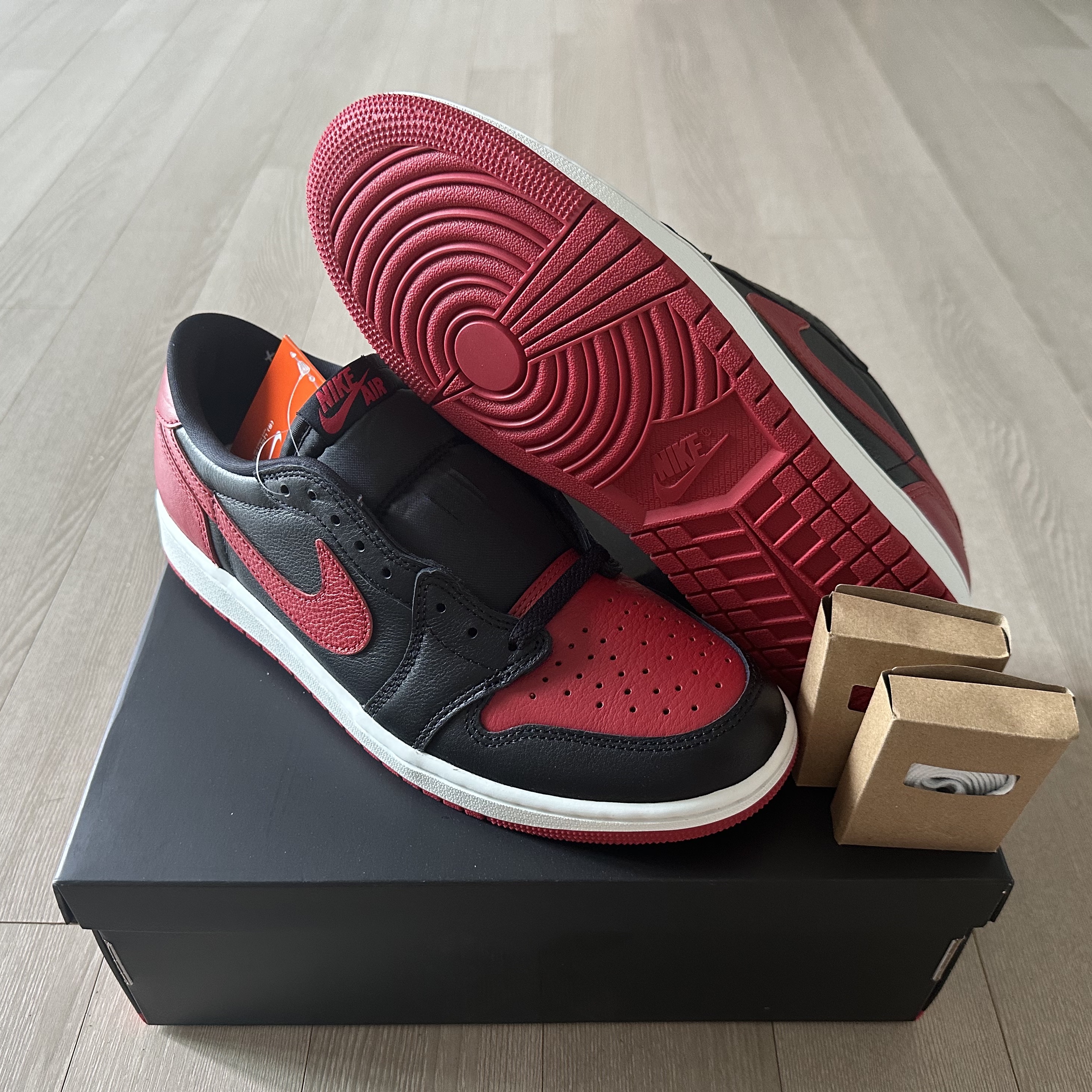 Jordan 1 Retro Low OG Banned 2026 착용 스타일 - 1
