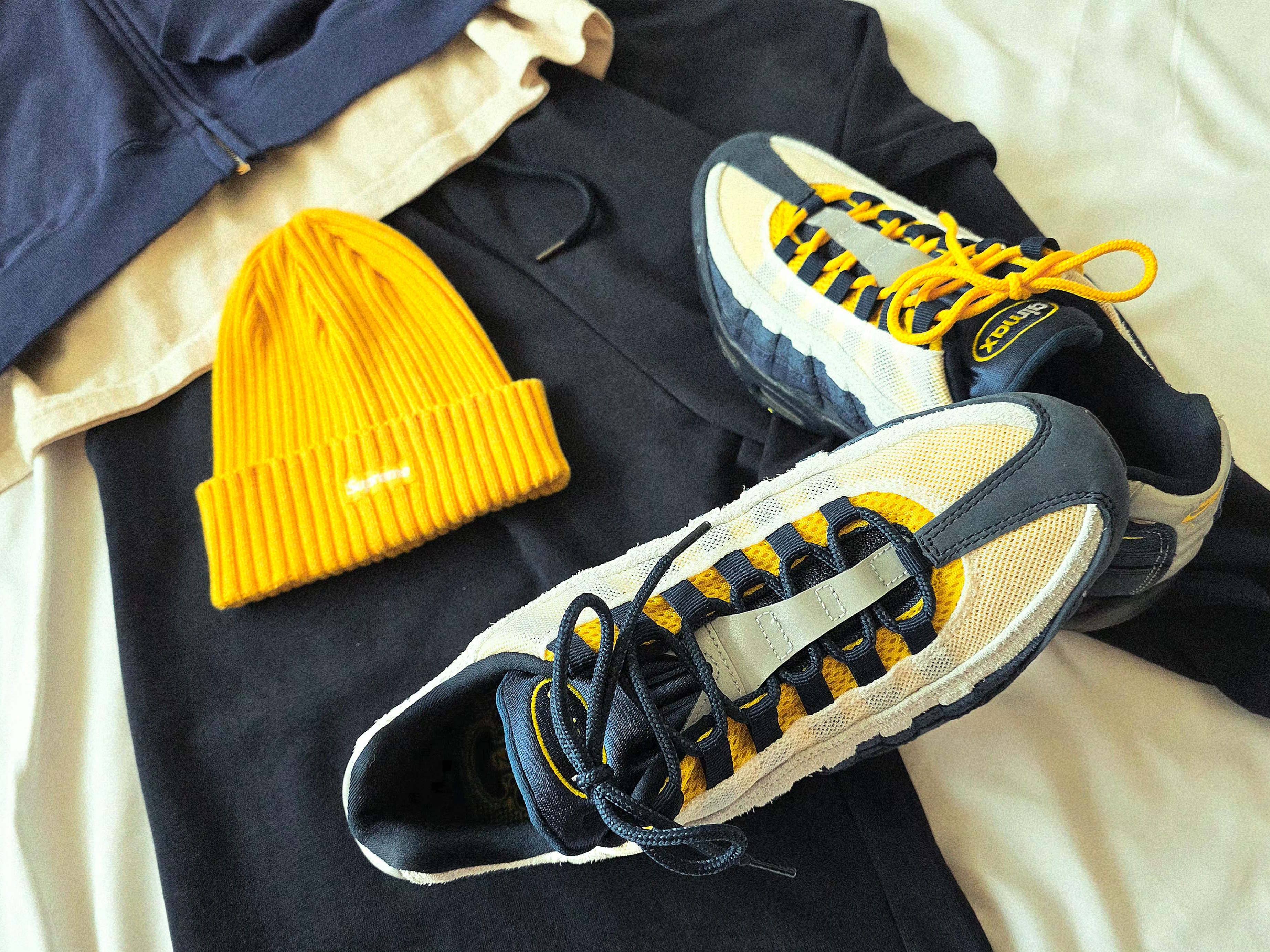 Nike x Eric Koston SB Air Max 95 Obsidian and Speed Yellow, My Name is Peter I Am Hot Cap Yellow 착용 스타일 - 5