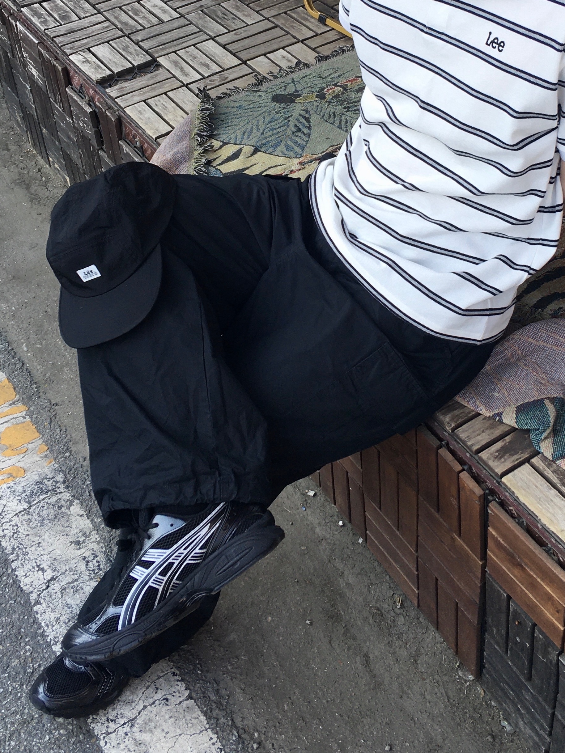 Asics Gel-Kayano 14 Black Pure Silver 착용 스타일 - 2