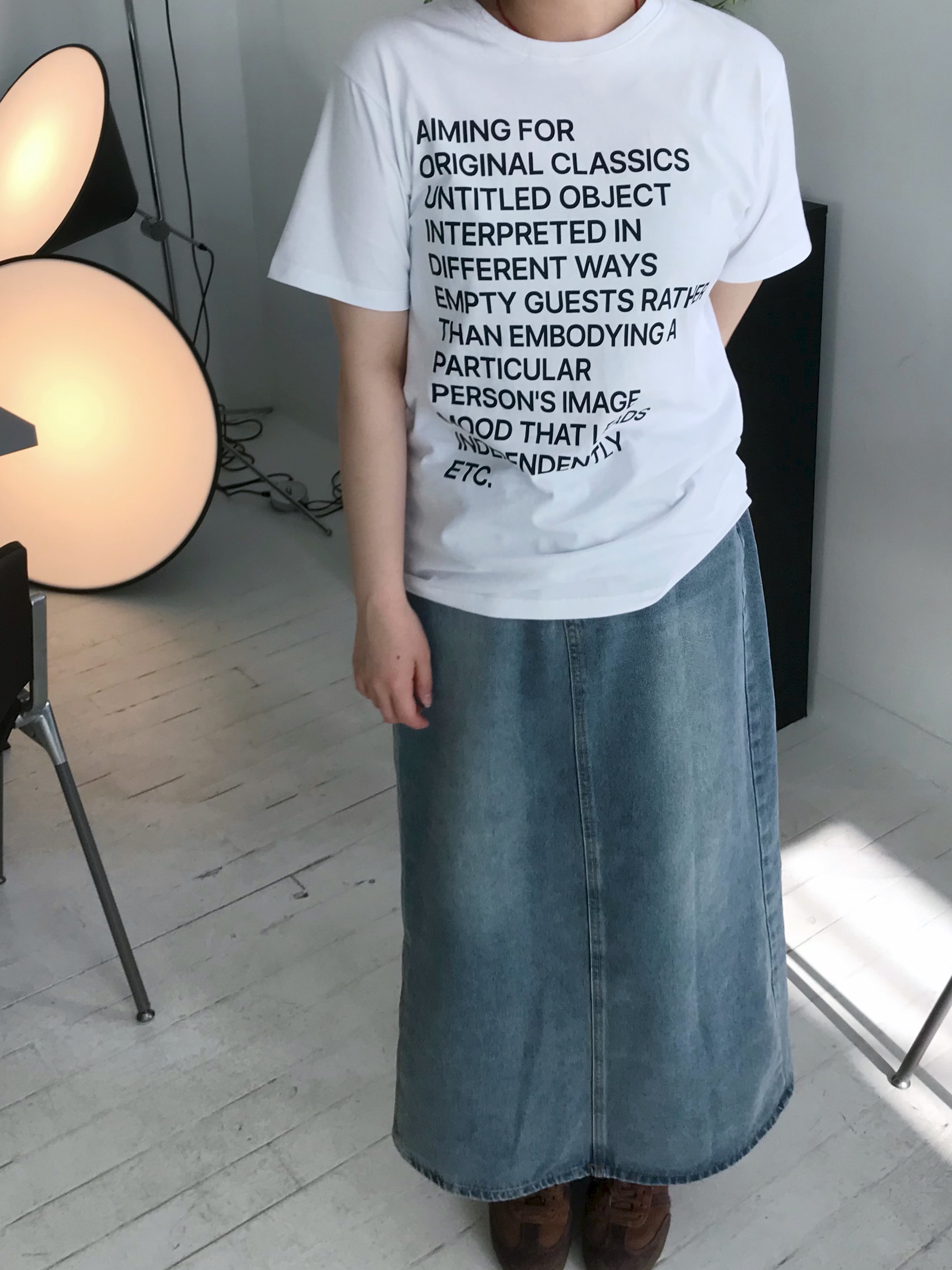 MILLO WOMEN Lettering Archive T-shirts White 착용 스타일 - 4