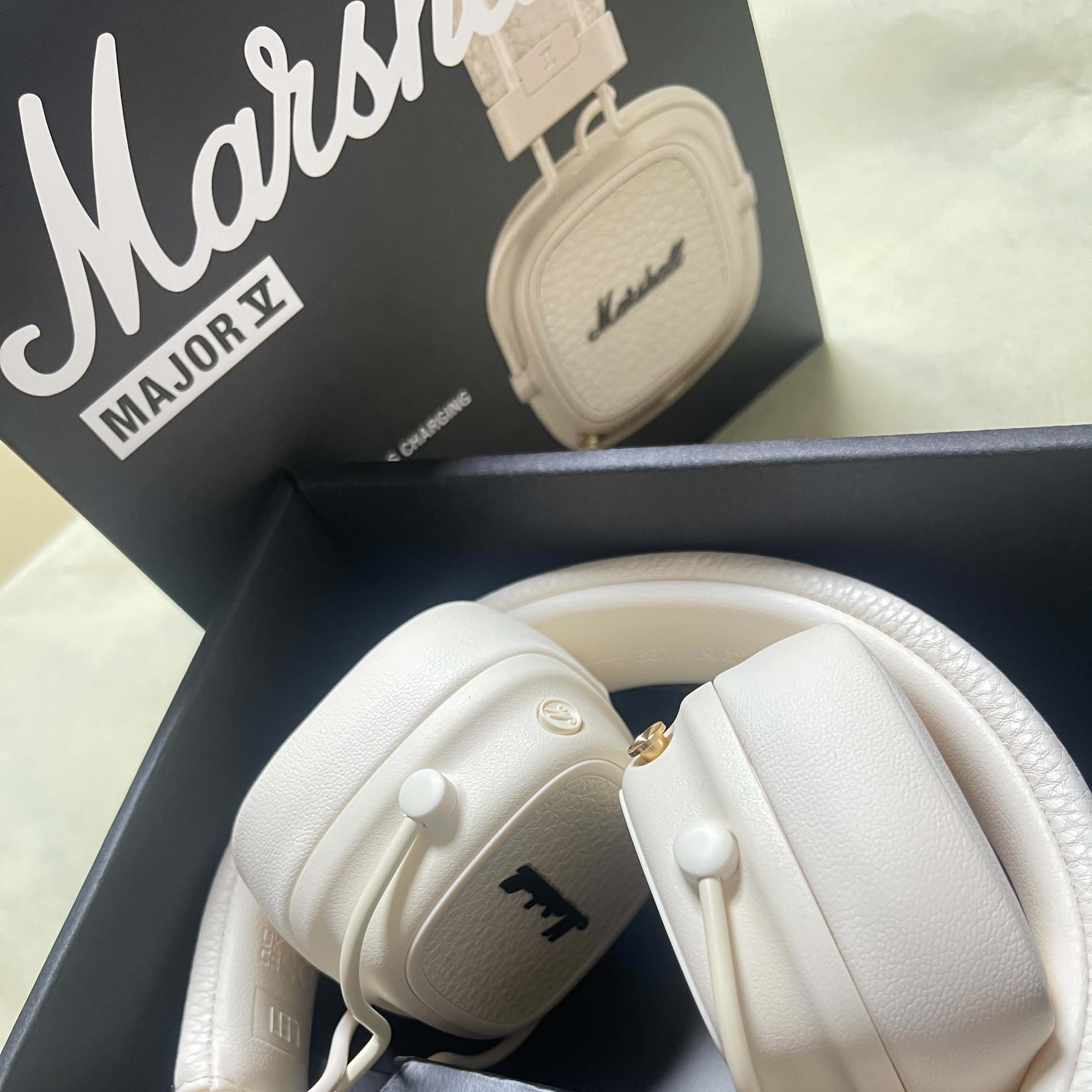 Marshall Major V Cream (Korean Ver.) 착용 스타일 - 1