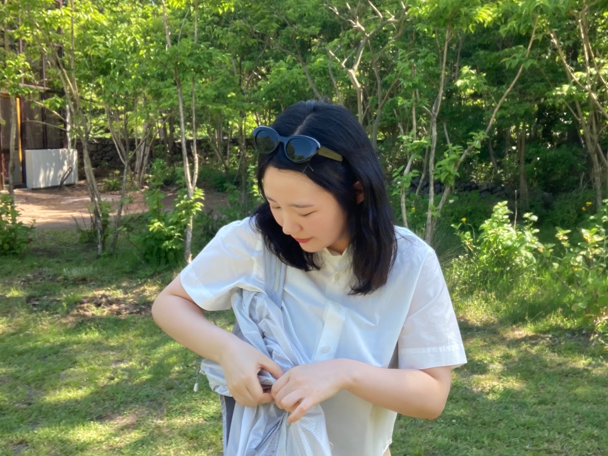 Montbell Versalite Pack 20 Backpack Ice White 착용 스타일 - 1