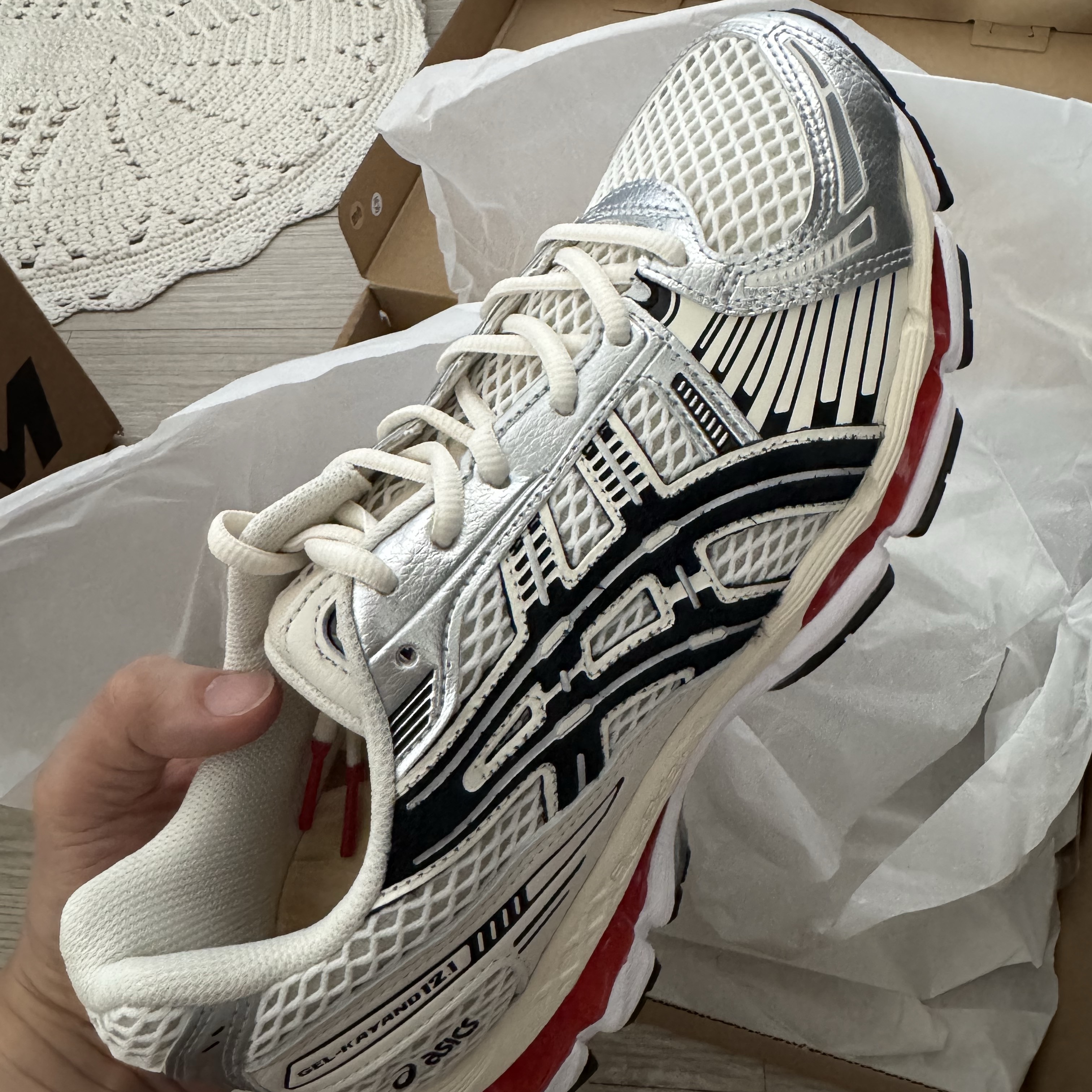 Asics x Lapstone & Hammer Gel-Kayano 12.1 White Metallic Silver 착용 스타일