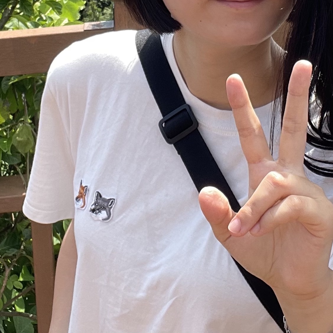 Maison Kitsune Double Fox Head Patch Classic T-Shirt Latte 착용 스타일