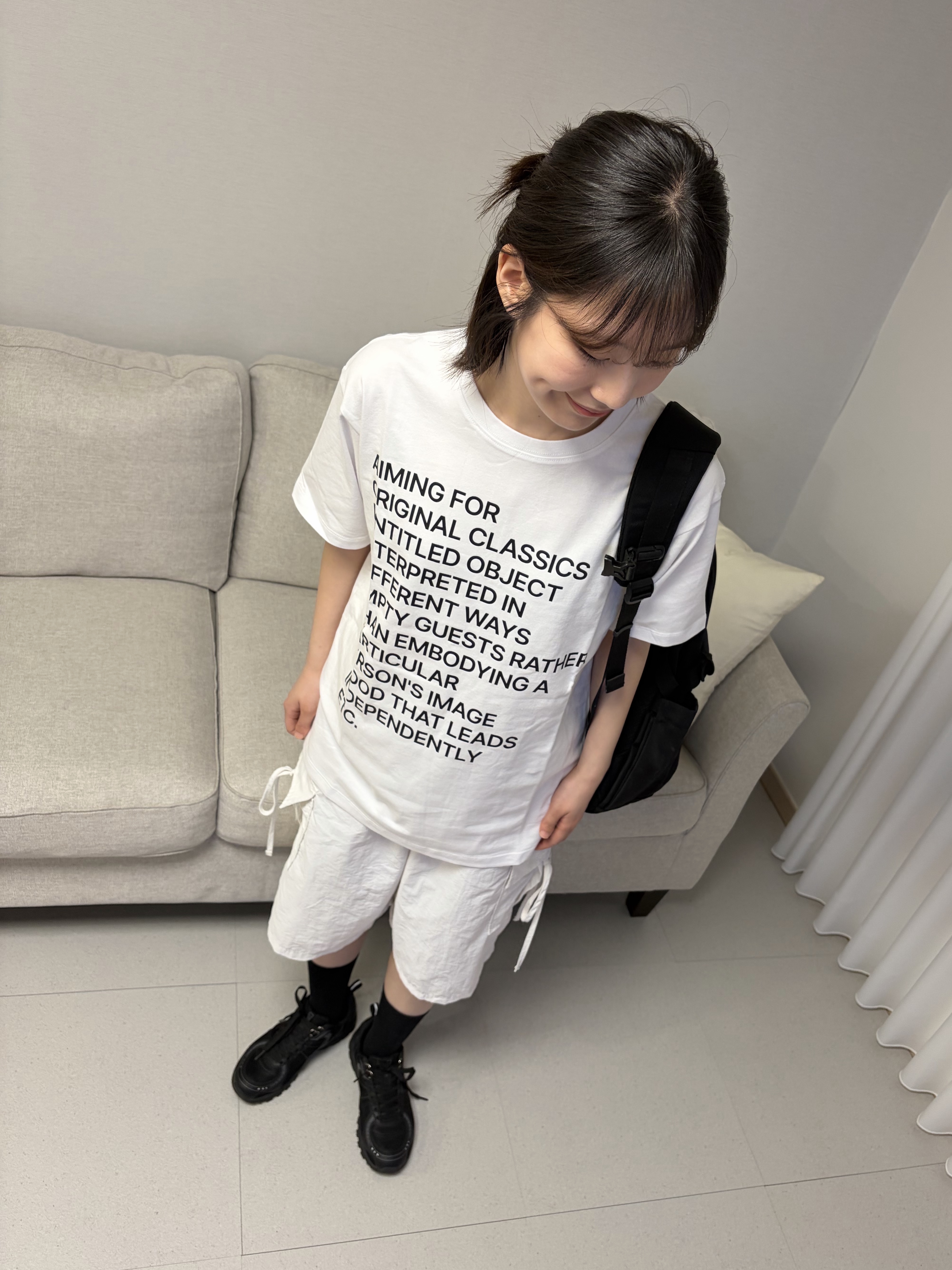MILLO WOMEN Lettering Archive T-shirts White 착용 스타일 - 3
