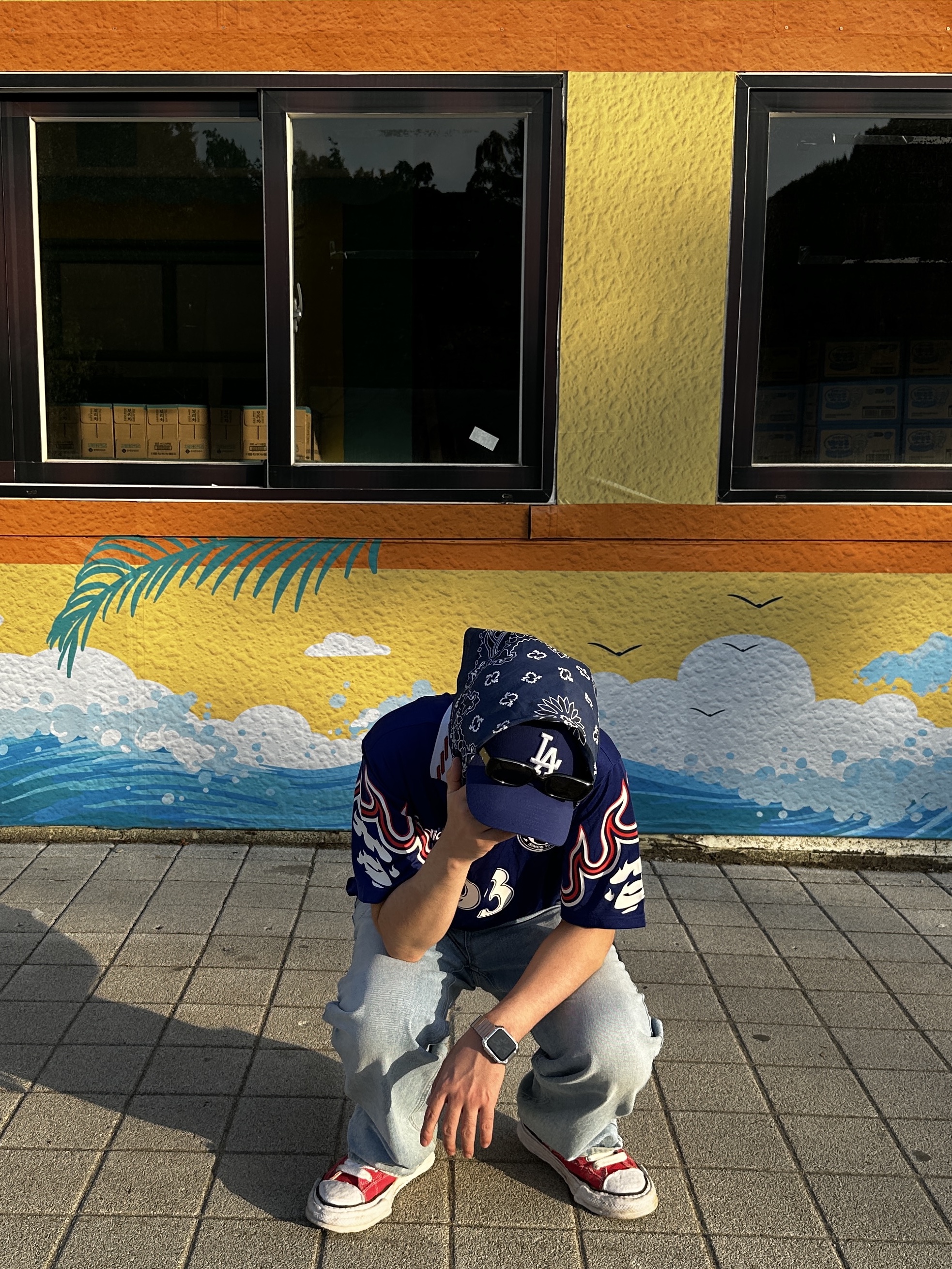 Adidas x BAPE Short Sleeve Flames Jersey Japan Blue - KR Sizing (Non Marking Ver.), Maison Mihara Yasuhiro Peterson23 OG Sole Canvas Low-top Sneakers Red 착용 스타일 - 4