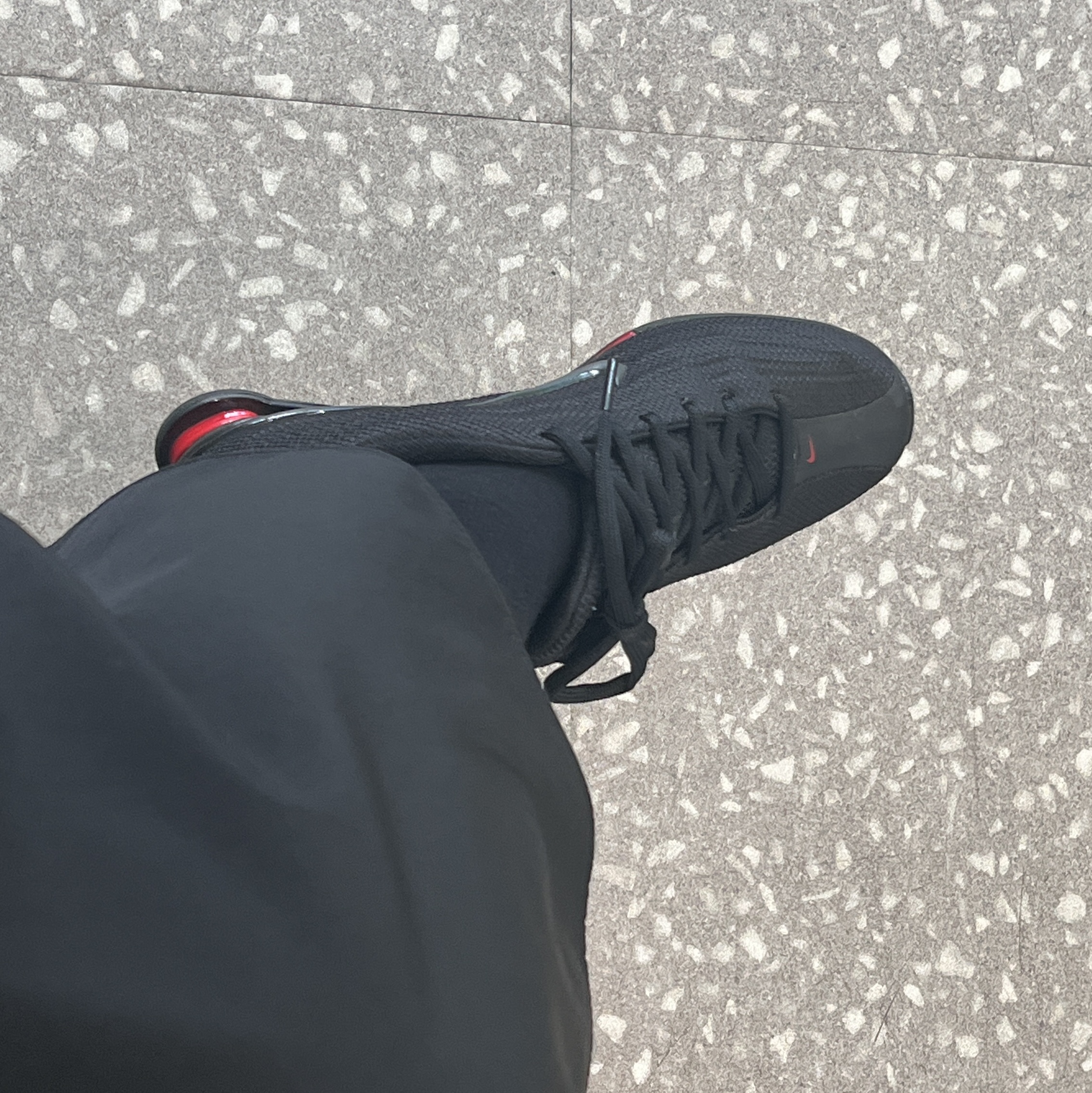 (W) Nike Shox Z Black University Red 착용 스타일