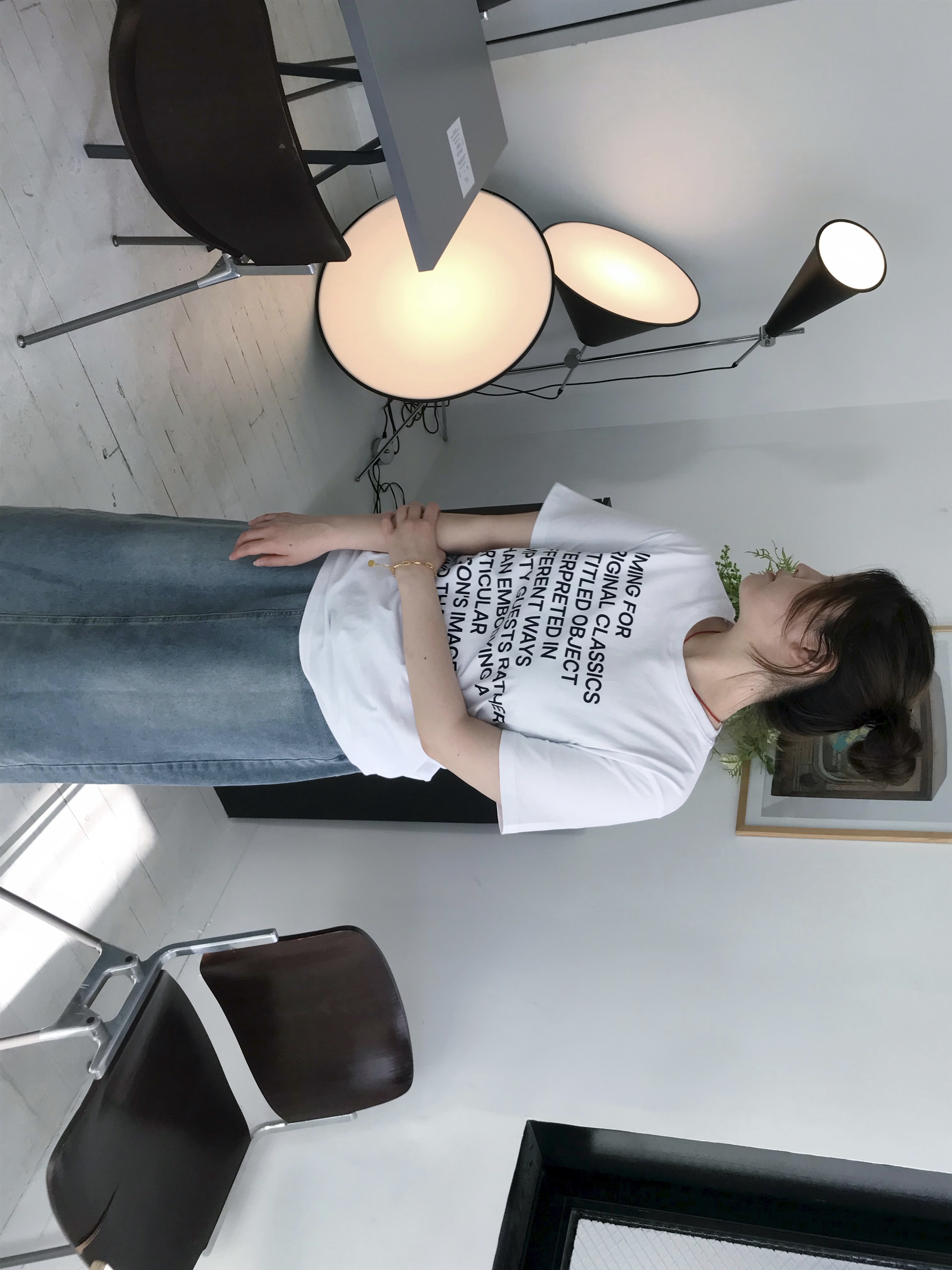 MILLO WOMEN Lettering Archive T-shirts White 착용 스타일 - 3