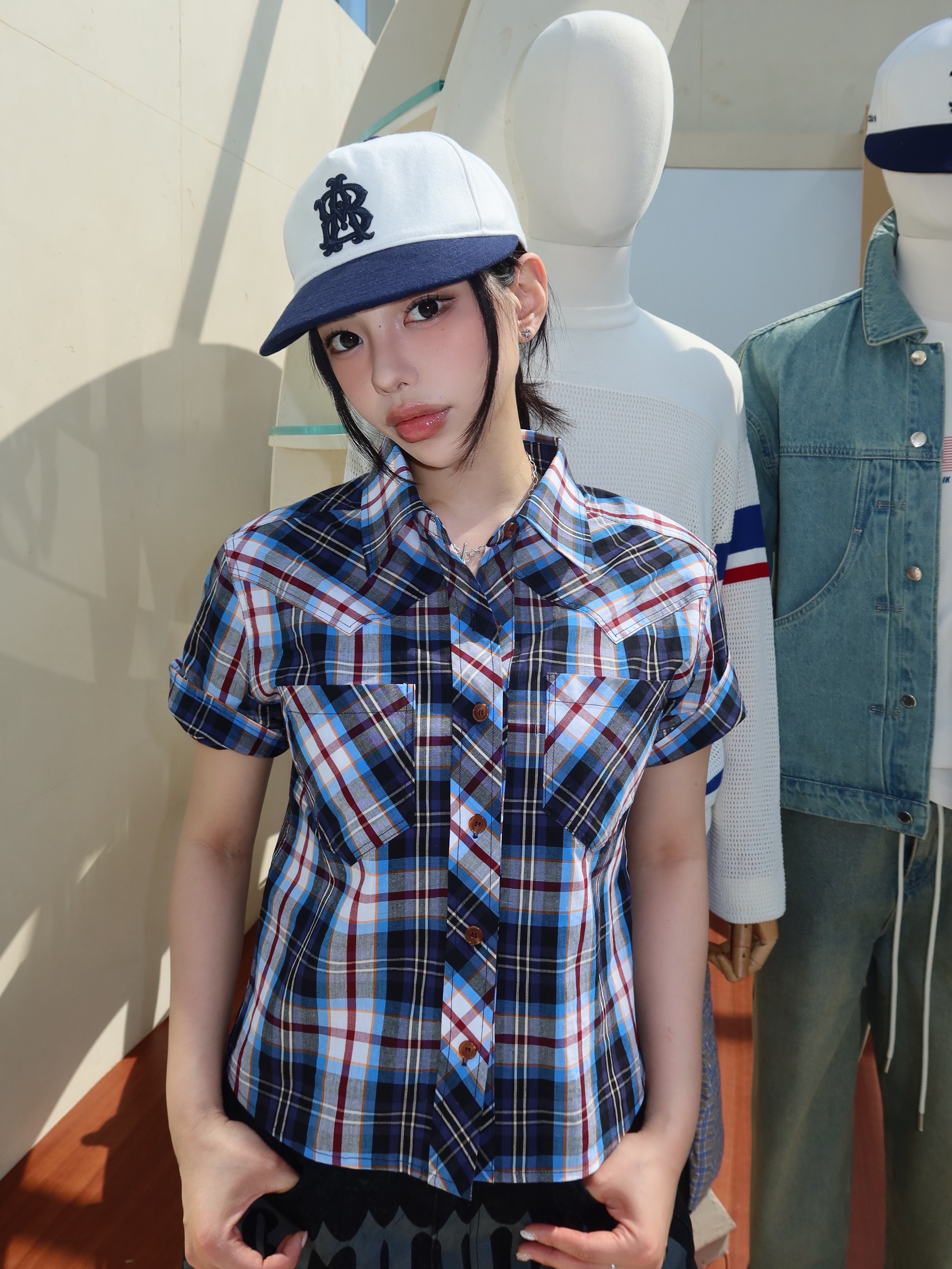 [KREAM 단독] [재입고] About:Blank Monogram Contrast Cap Ecru Navy - 26SS 착용 스타일 - 2