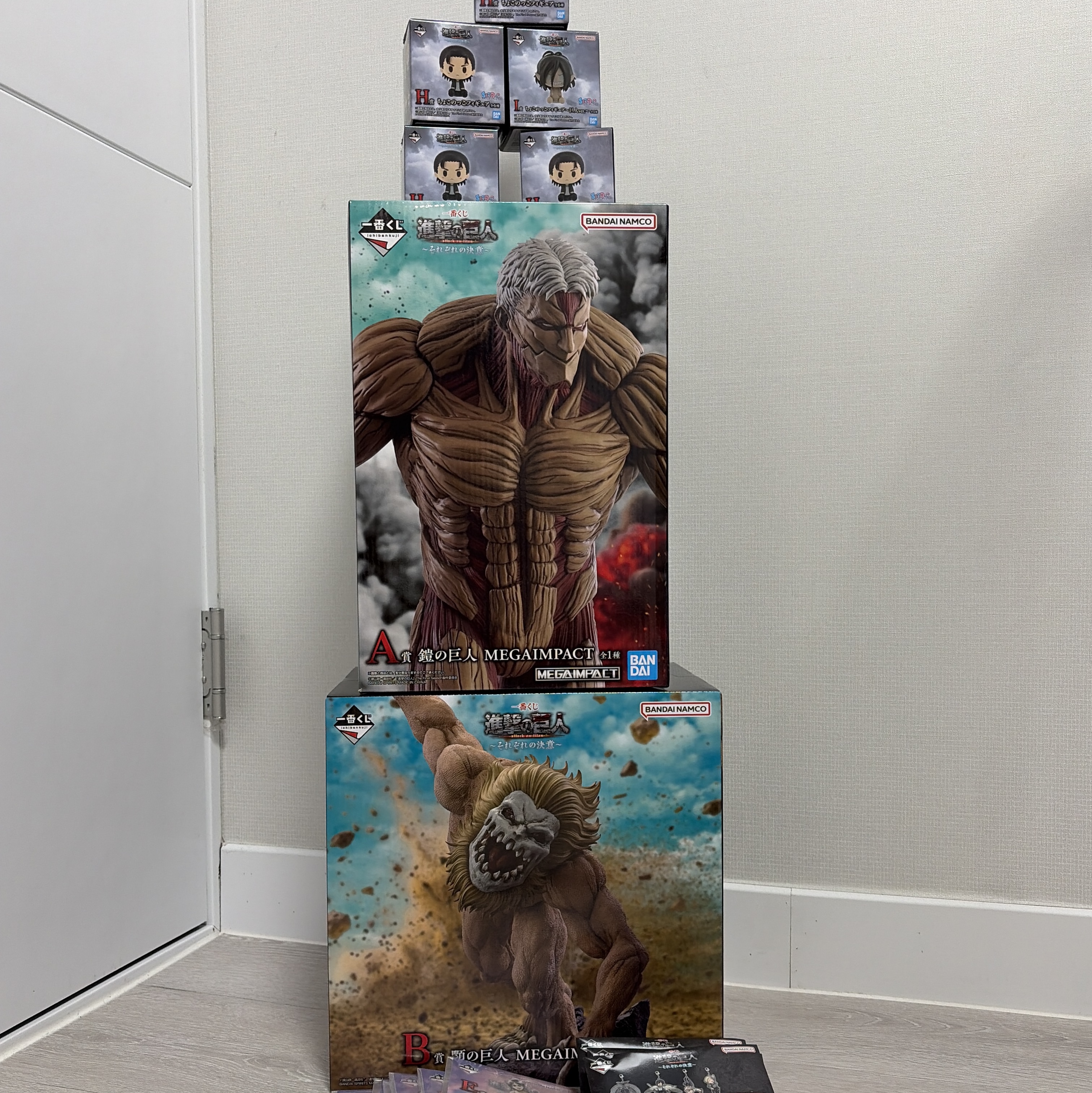 Bandai Ichiban Kuji Attack On Titan Each Determination A Prize Armored Titan MEGAIMPACT, Bandai Ichiban Kuji Attack On Titan Each Determination B Prize Jaw Titan MEGAIMPACT 착용 스타일 - 1