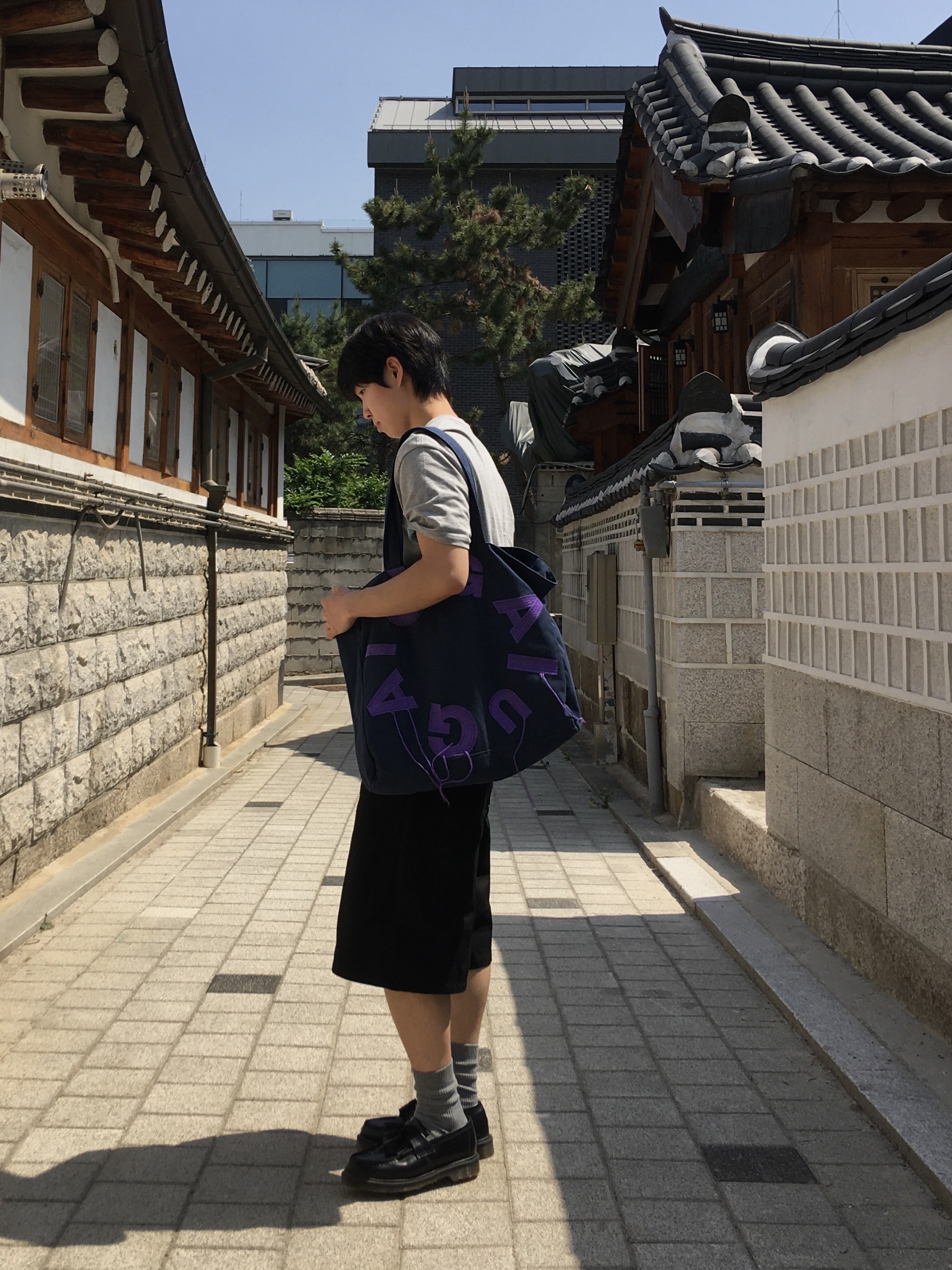 Dr. Martens Adrian Smooth Black 착용 스타일 - 3