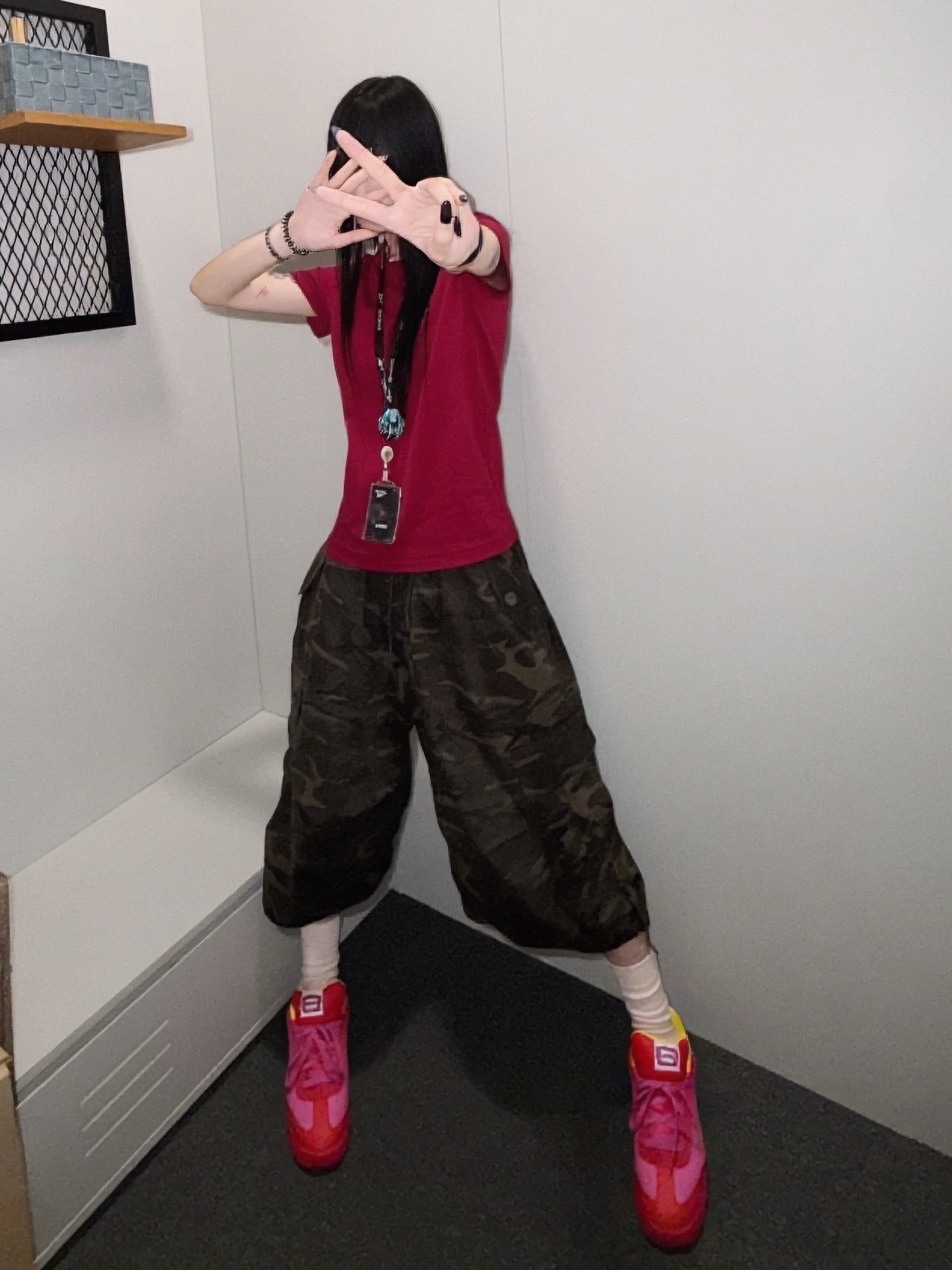 Reebok x Icecream Board Flip Skate Shoes Red Pink 착용 스타일 - 1