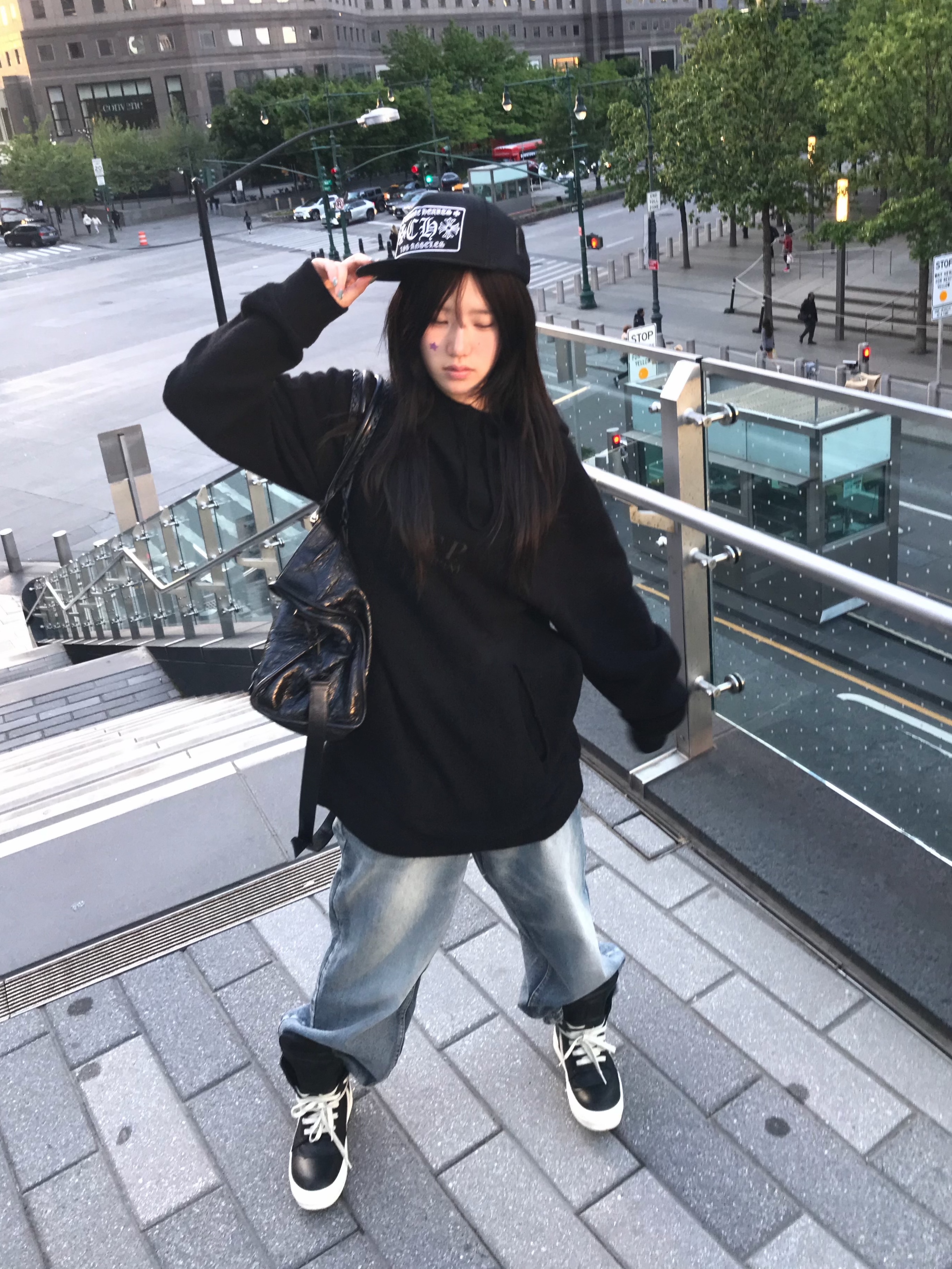 Rick Owens Temple Geobasket Sneakers Black Milk, Chrome Hearts CH Las Vegas Trucker Hat Black 착용 스타일 - 1