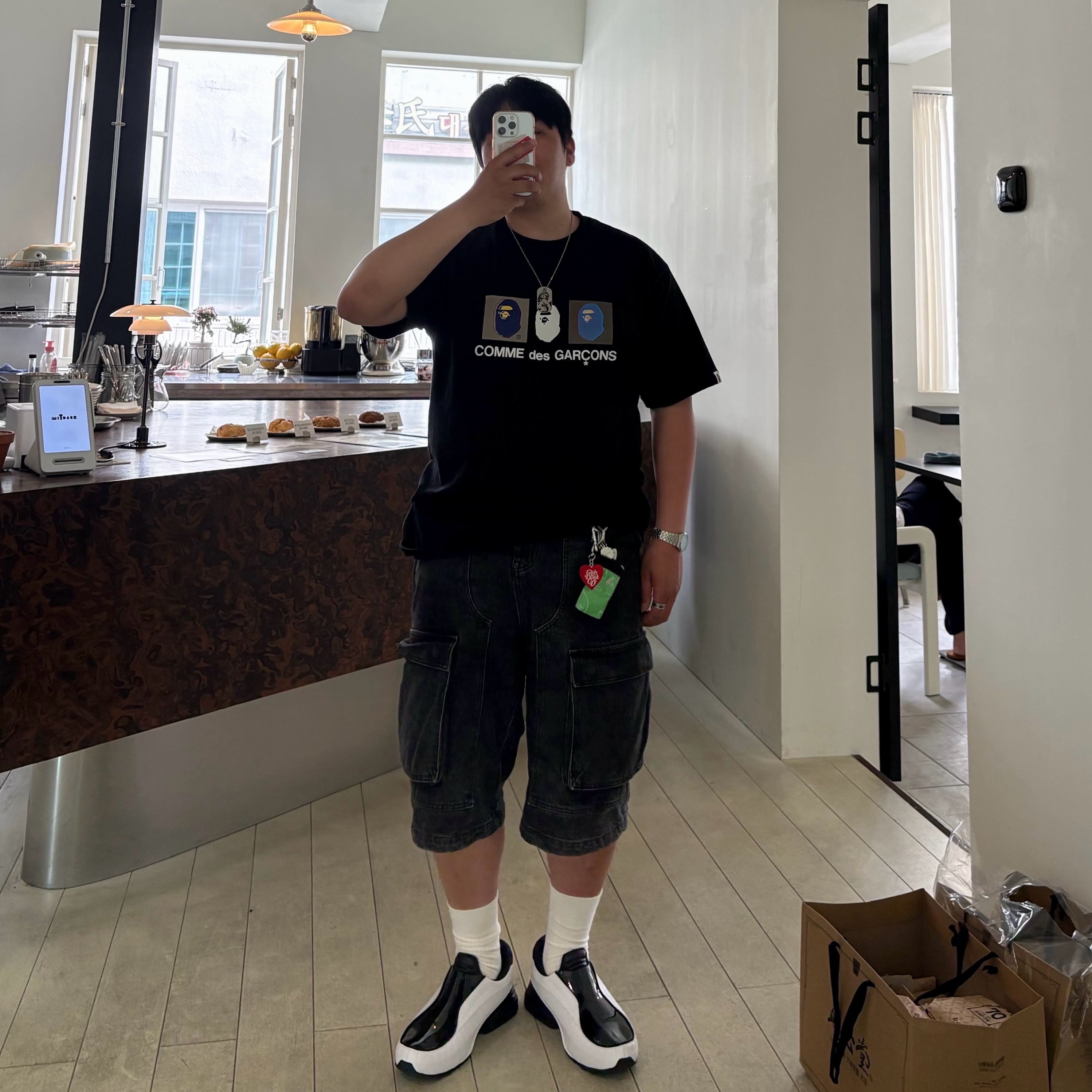 BAPE x Comme des Garcons Osaka Screen T-Shirt Black, Human Made Military Card Case Black 착용 스타일
