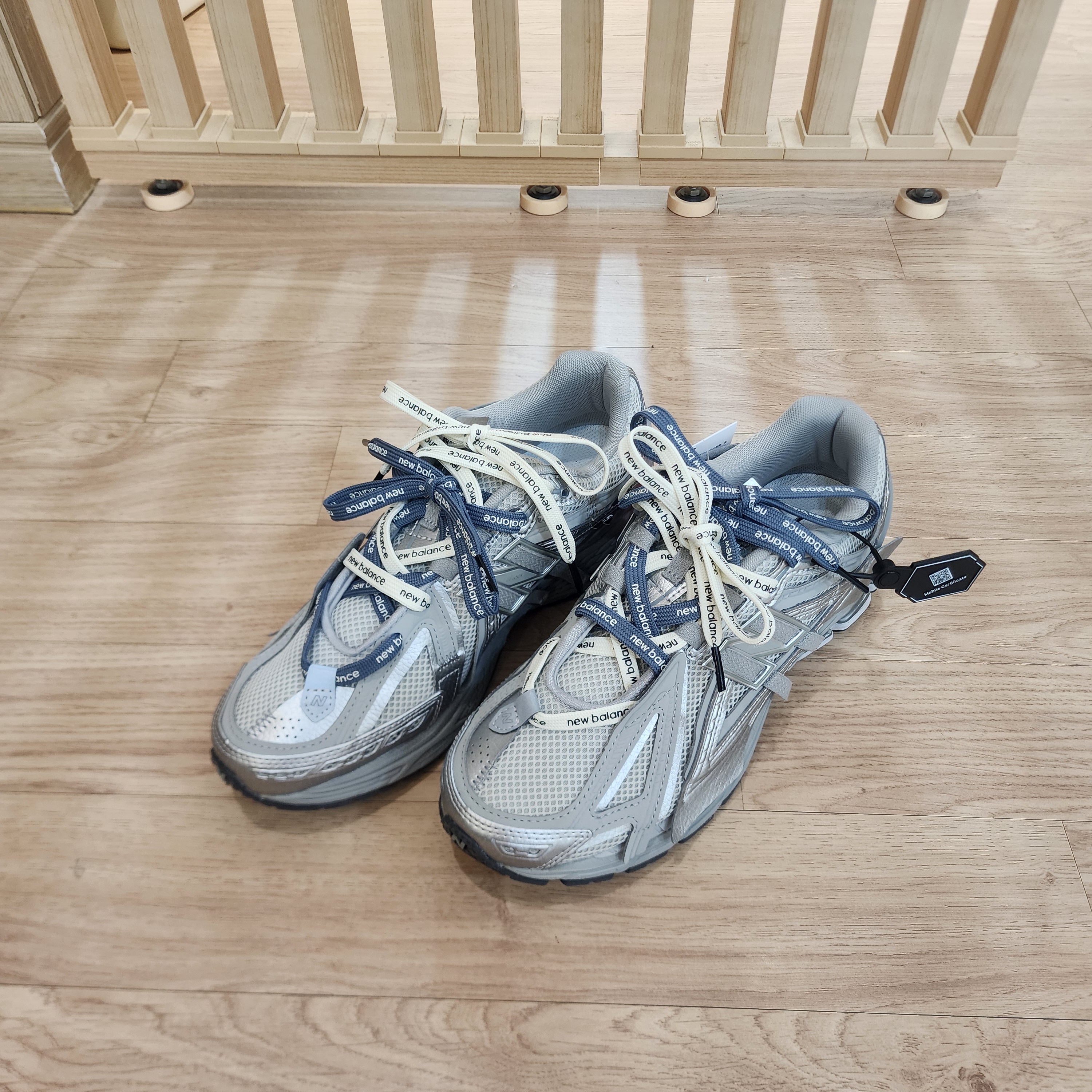 New Balance 1906A Concrete Silver Metallic, New Balance 1906A Silver Metallic Castlerock 착용 스타일 - 1