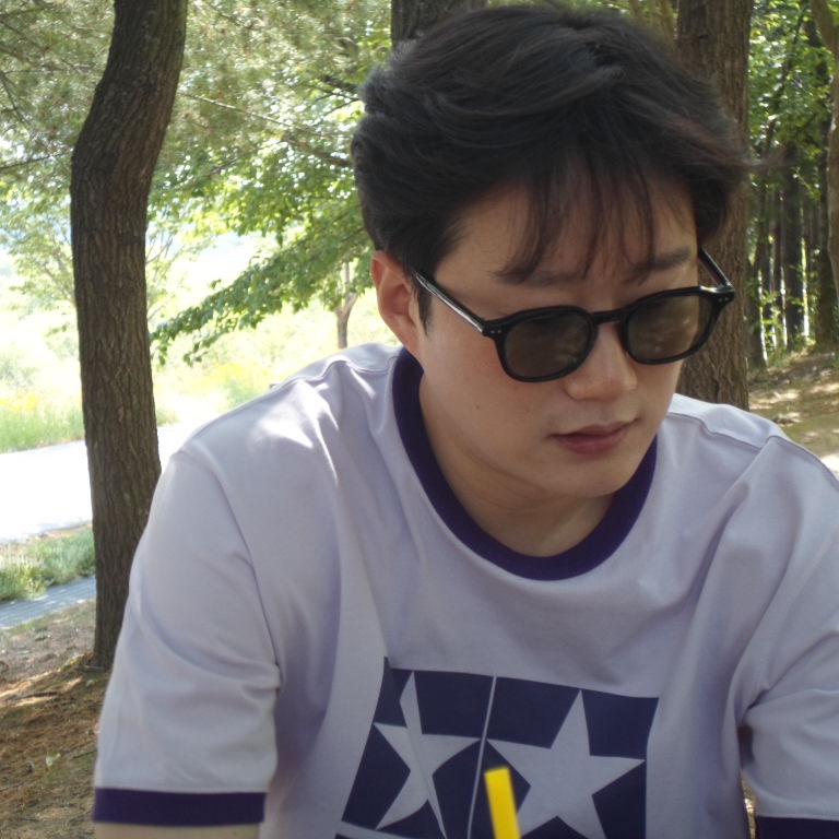 IAB Studio x Tamiya IAB Comets Ringer T-Shirt Lilac 착용 스타일 - 2
