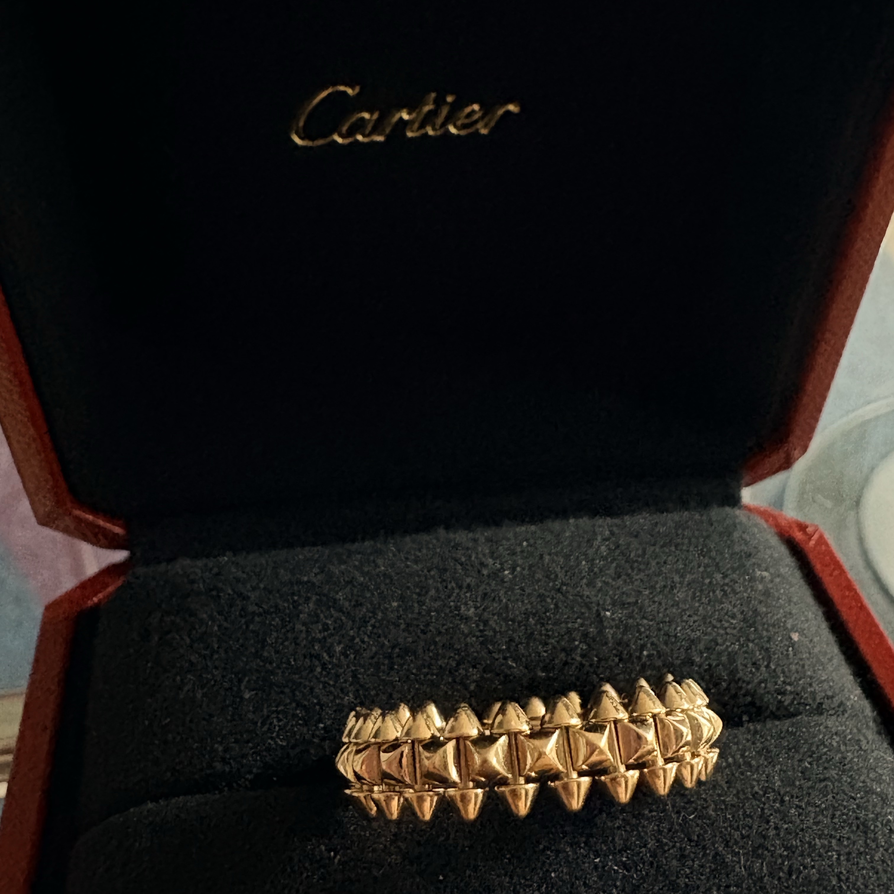 Cartier Clash de Cartier Ring Small Pink Gold 착용 스타일 - 2