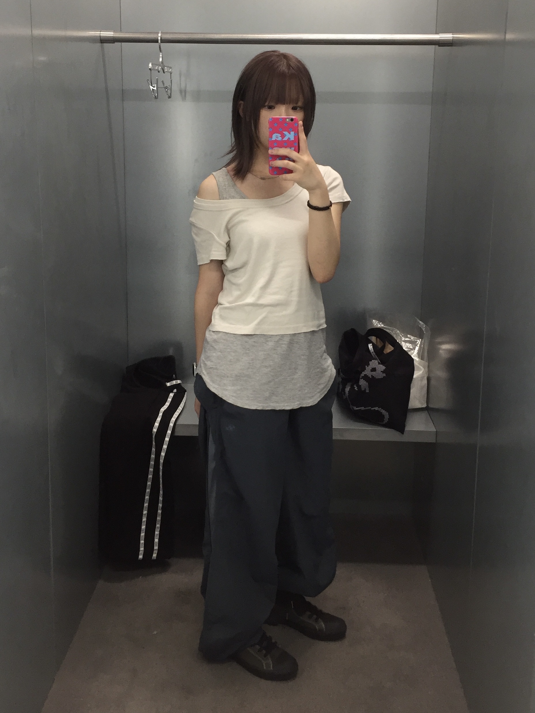 Sansan Gear Side Flap Track Pants Blue Charcoal 착용 스타일 - 1