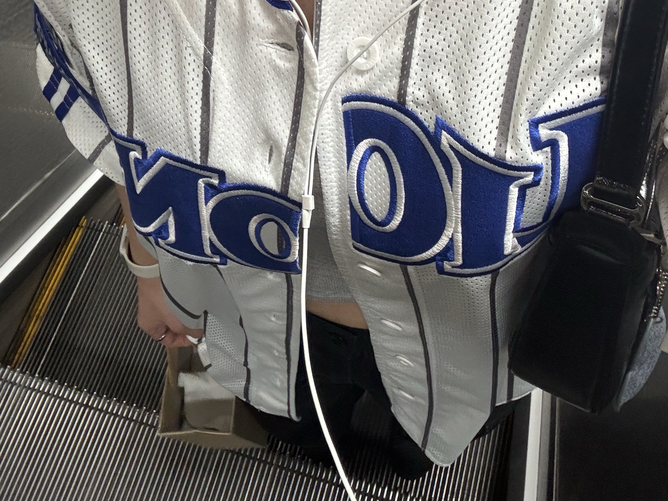 Samsung Lions 2025 Professional 02 Old Home Uniform White (Non Marking Ver.) 착용 스타일 - 4