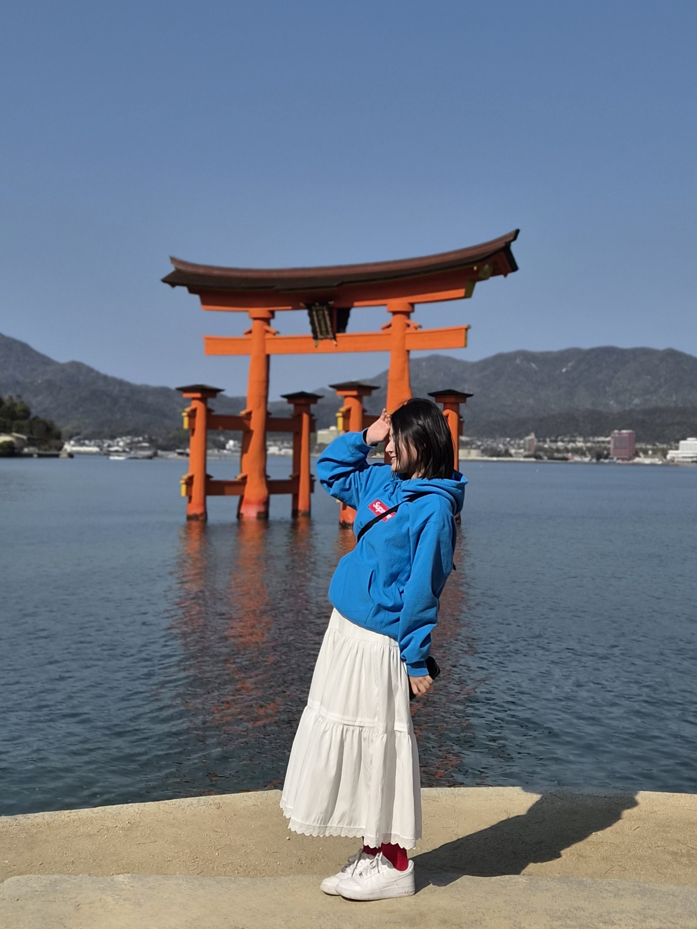 Supreme Box Logo Hooded Sweatshirt Cyan - 25FW 착용 스타일 - 1