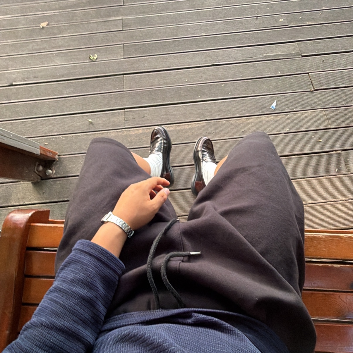 Casio LTP-V007D-7B, Dr. Martens Mayfare Rub Off Leather Penny Loafers Cherry Red Arcadia 착용 스타일
