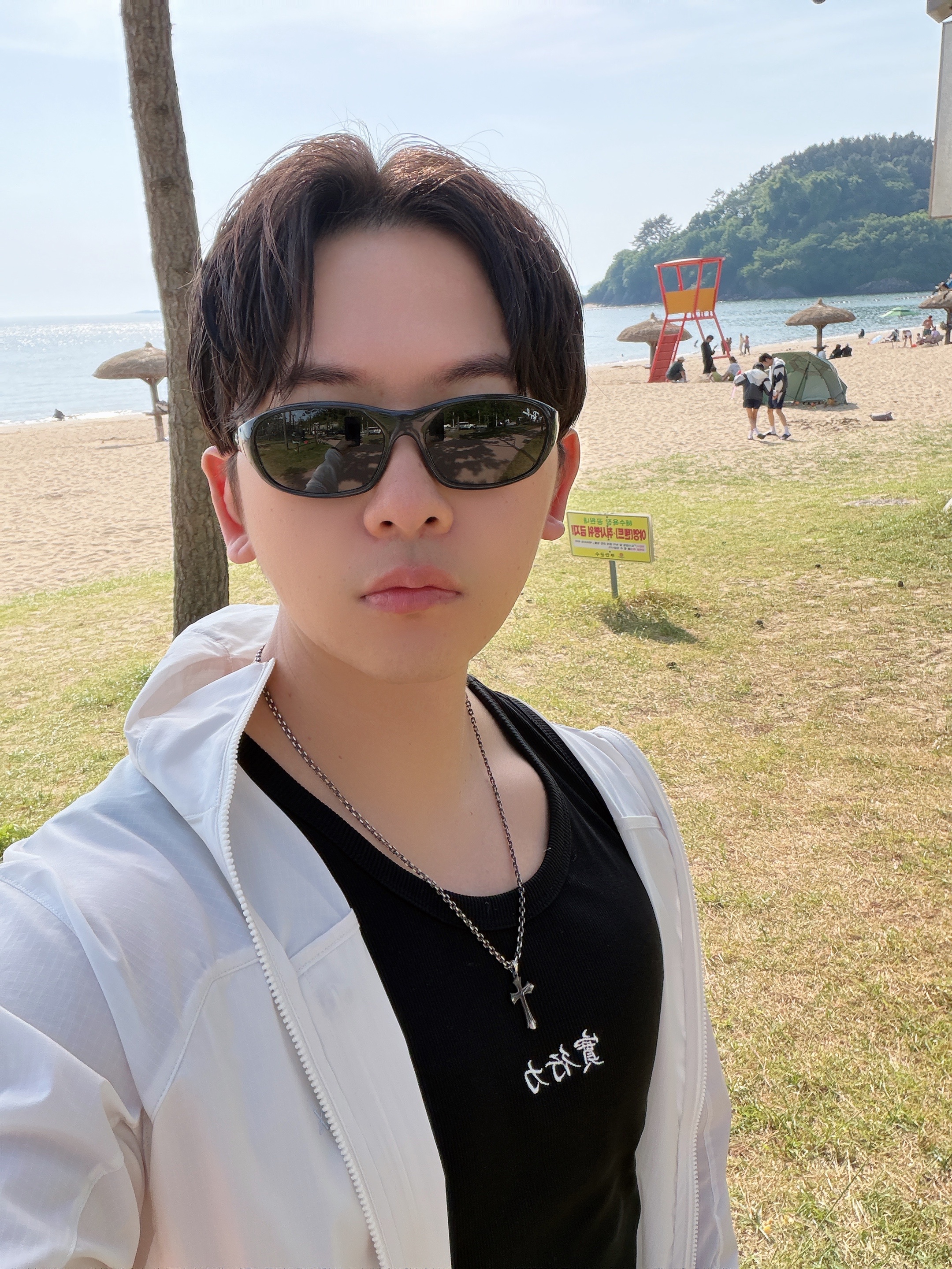 Ray-Ban DADDY-O II Polished Black Frame Green Classic G-15 Lenses, Arc'teryx Squamish Hoody Arctic Silk 착용 스타일