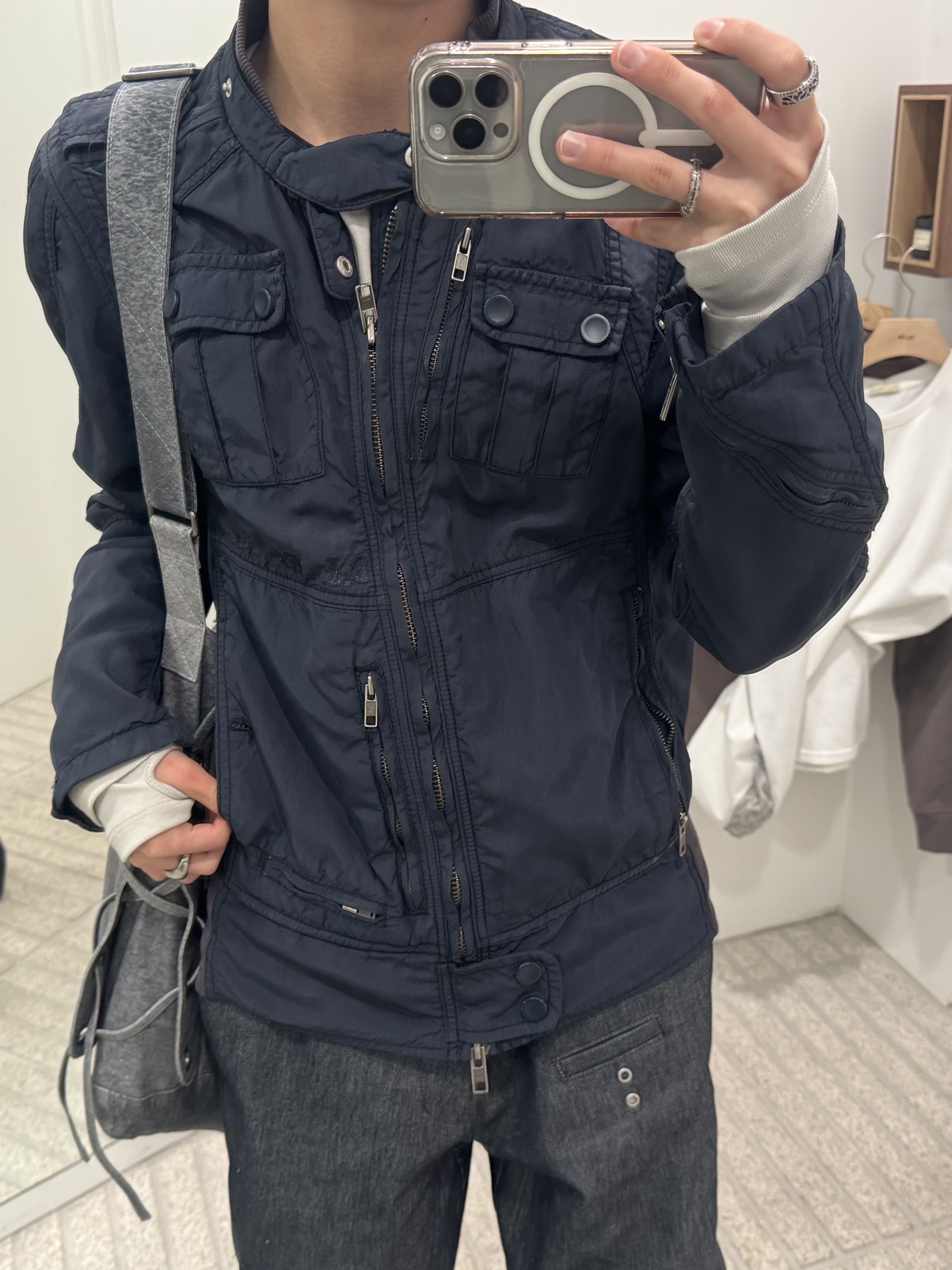 IGNOTA Core:14 Shell Cargo Pants Indigo, Hoka x Xlim Mafate Speed 2 TS Black Charcoal 착용 스타일 - 1