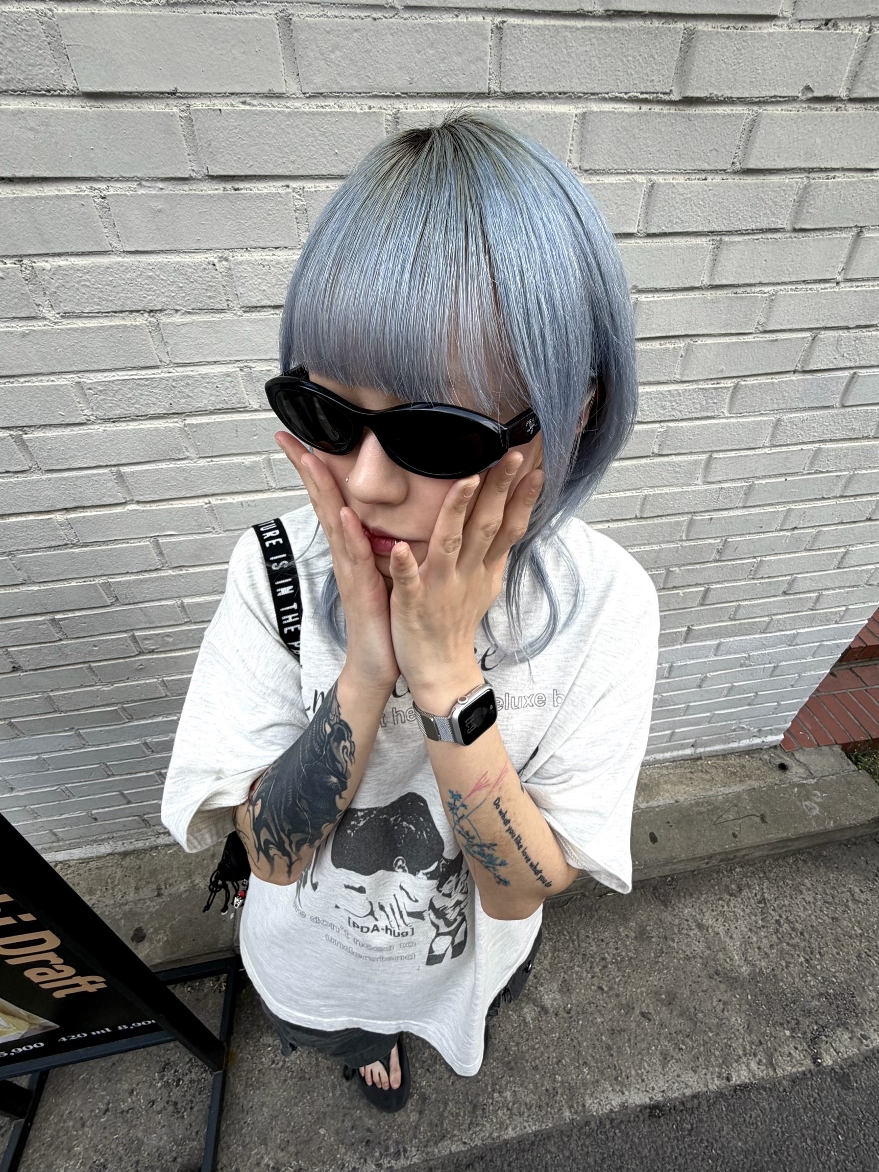 Prada Symbole Sunglasses Slate Gray Lenses Alternative fit 착용 스타일 - 5