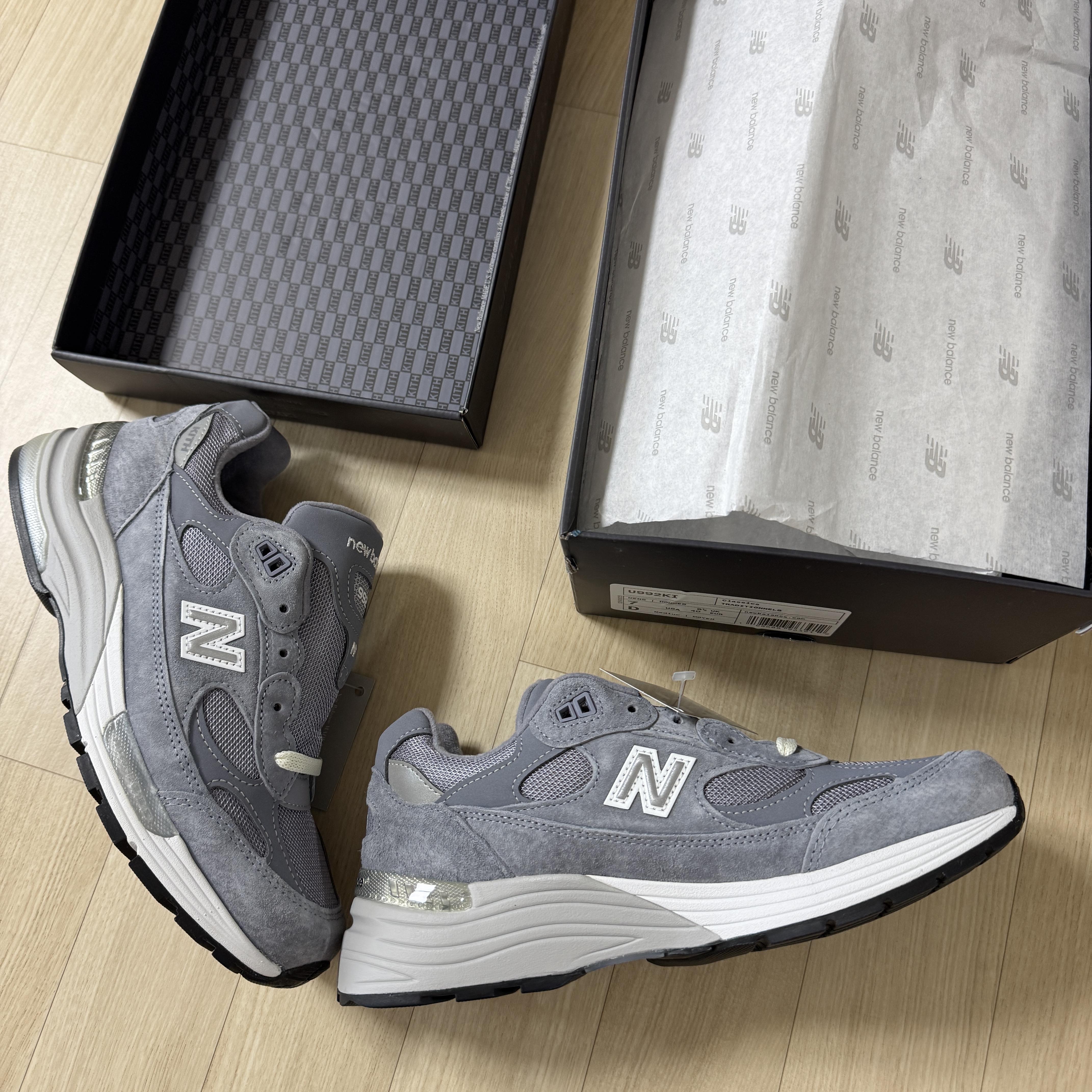 New Balance x Kith 992 Made in USA Argon 착용 스타일 - 5